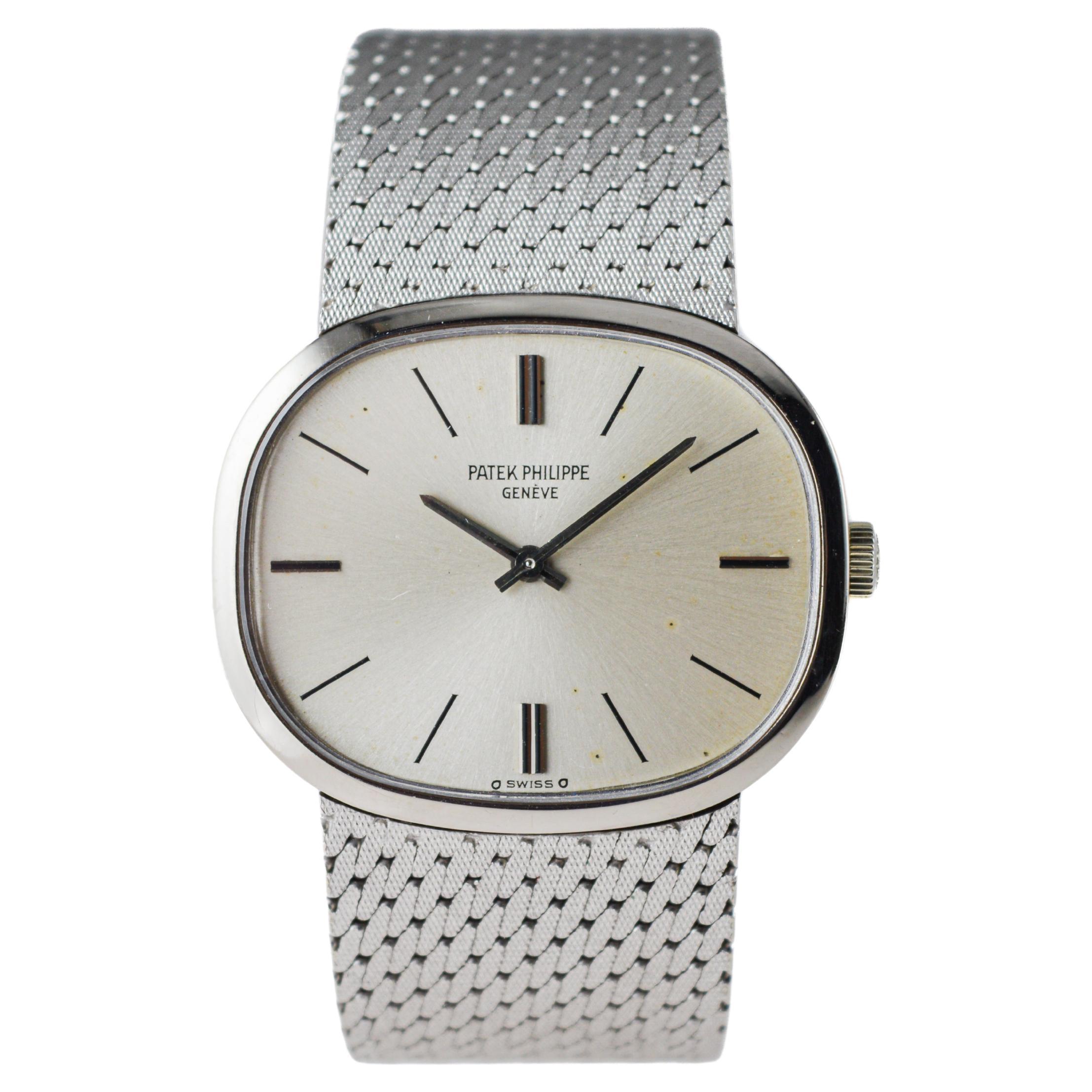 Patek Philippe 18 Karat White Gold Bracelet Watch from 1971 with Factory Archive 3
