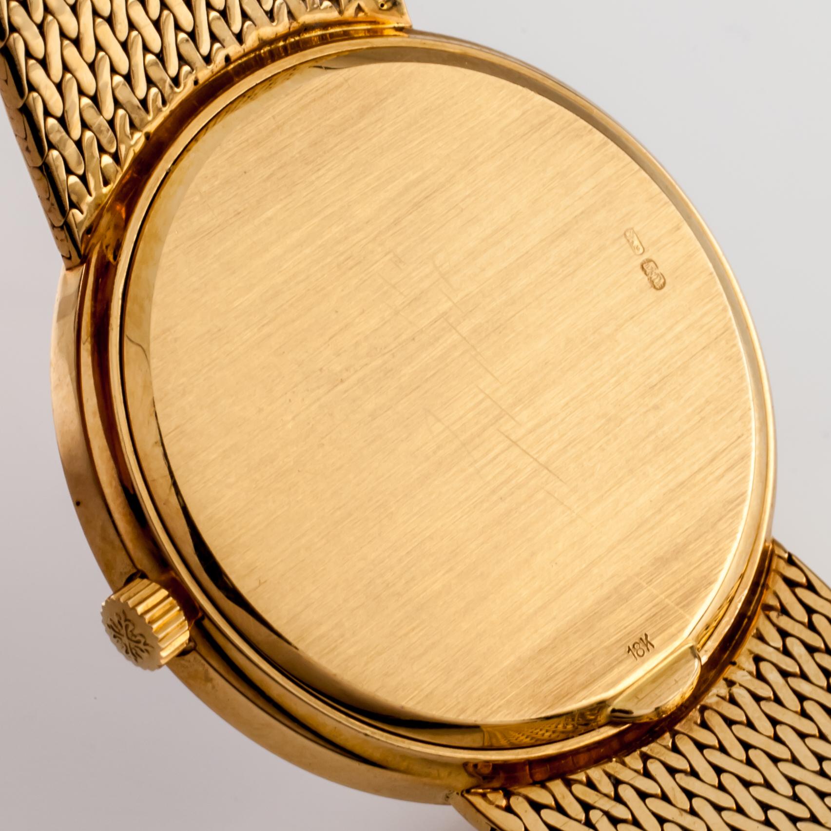 Patek Philippe 18 Karat Yellow Gold Calatrava Men's Quartz Watch with Box 3954 3