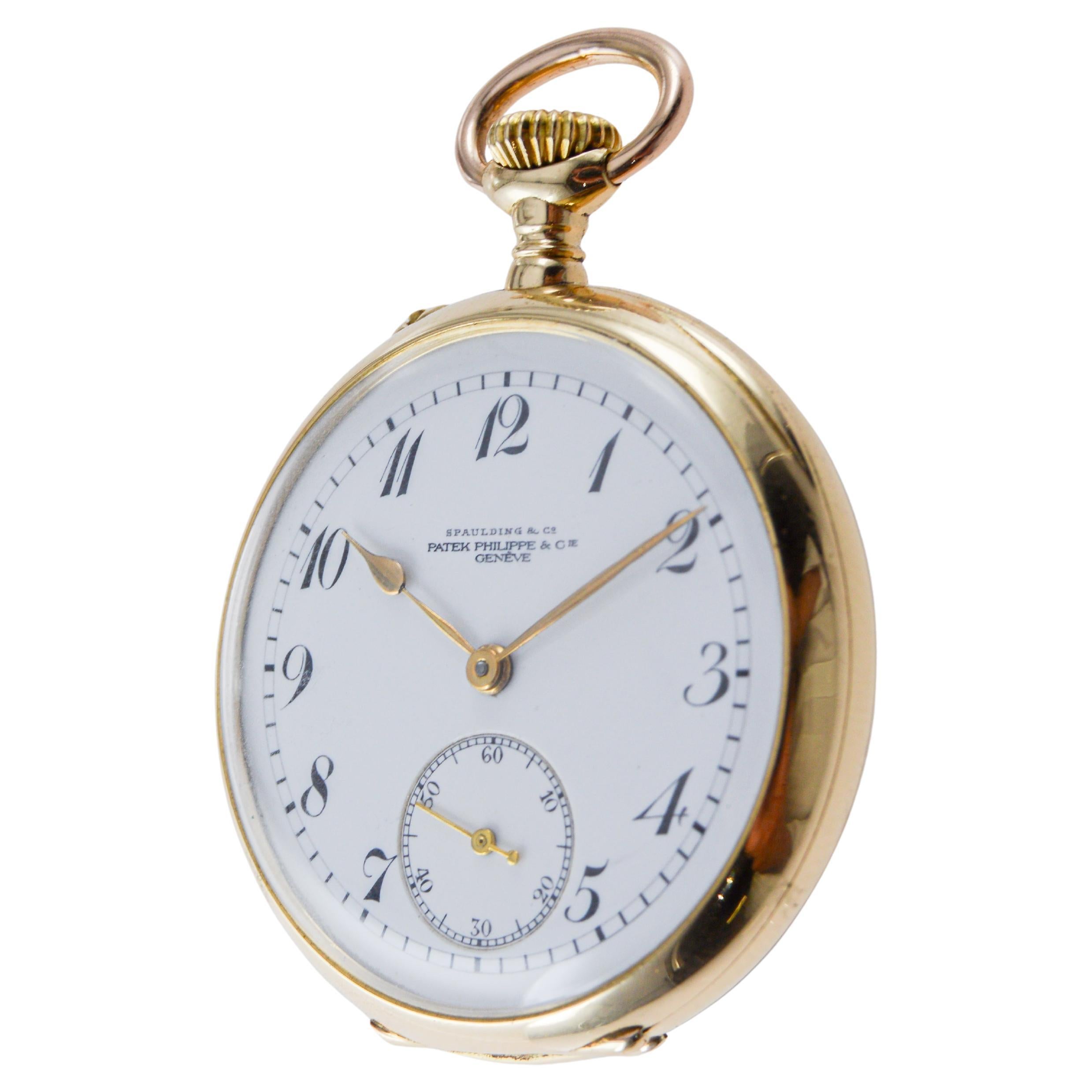Patek Philippe Montre pendentif en or jaune 18 carats avec cadran en émail et archivage en vente 4