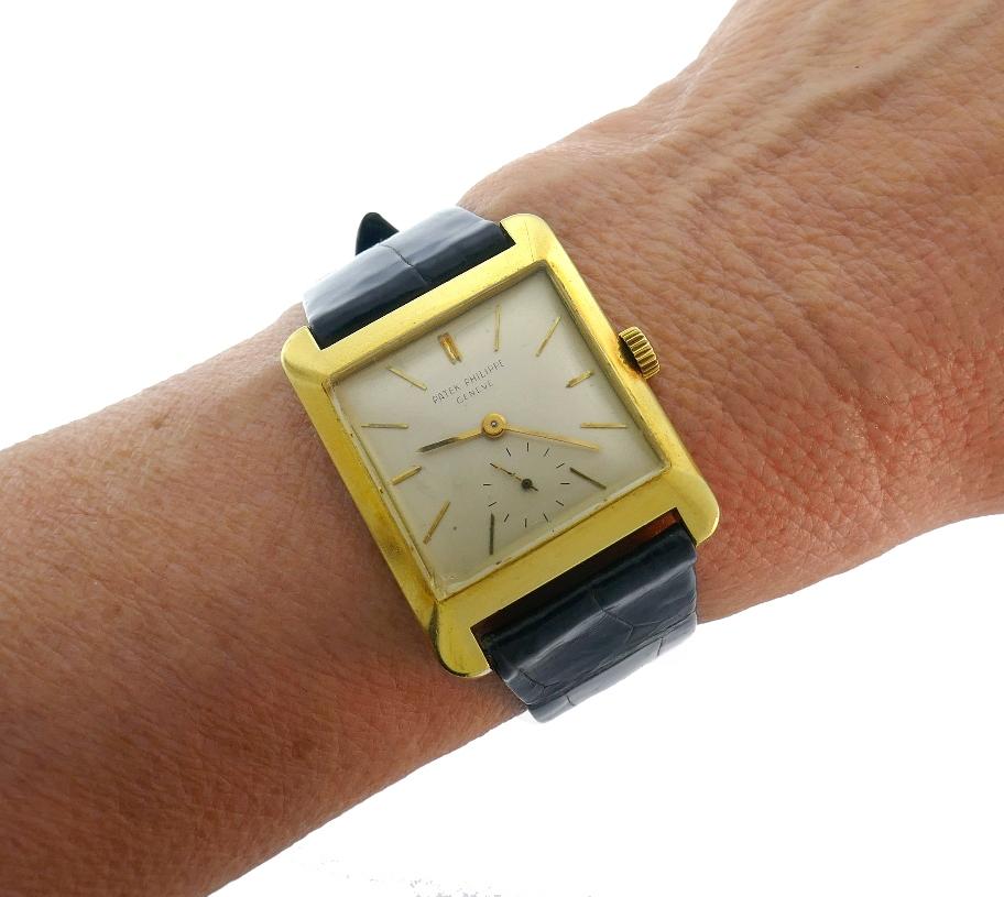 Patek Philippe 18k Gold Manual Wind Wristwatch In Good Condition For Sale In Beverly Hills, CA