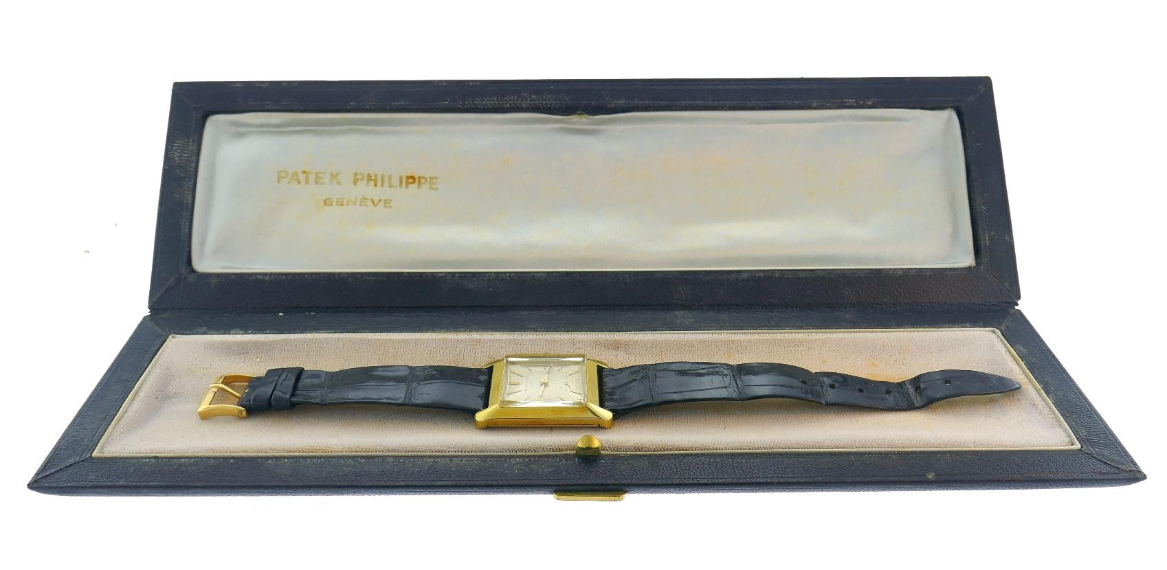 Patek Philippe Montre-bracelet à remontage manuel en or 18 carats Bon état - En vente à Beverly Hills, CA