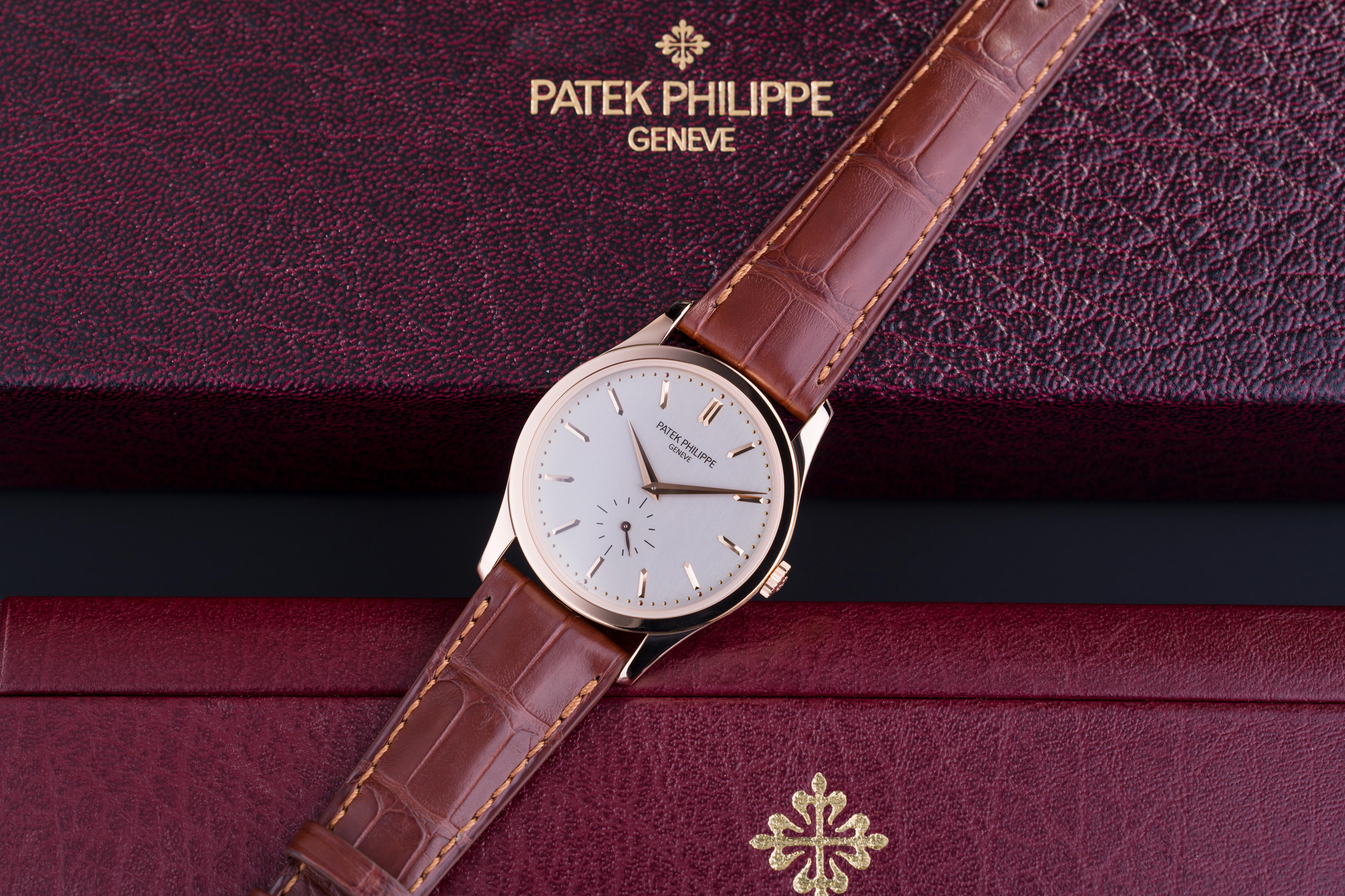 This Patek Philippe Calatrava 5196R is a timeless masterpiece, featuring a slim 37mm rose gold case, it is a refined dress watch which embodies Patek Philippe’s heritage of craftsmanship and sophistication. With a clean silvery opaline dial, it
