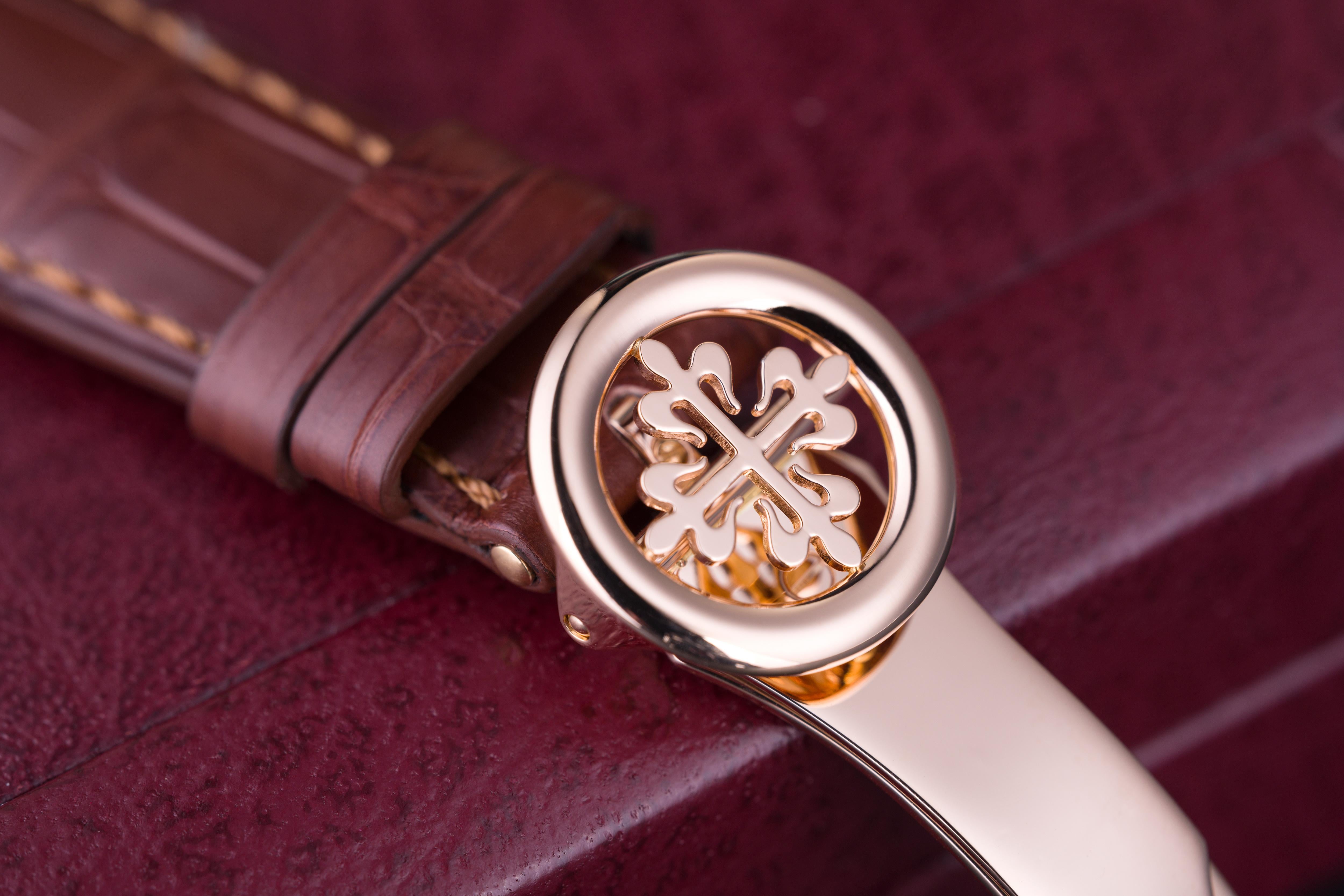 Patek Philippe 18K Rose Gold Calatrava 5196R-001 In Excellent Condition In London, GB