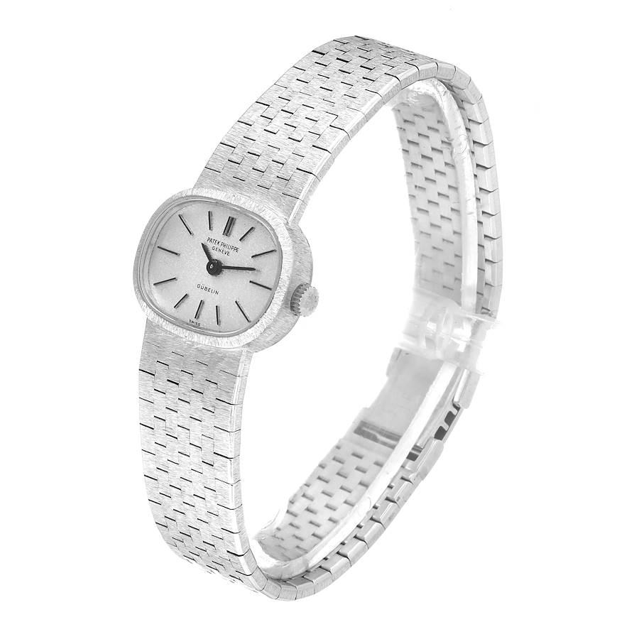 Cocktail-Damenuhr von Patek Philippe, 18 Karat Weißgold Silber Zifferblatt 3373 im Angebot 1