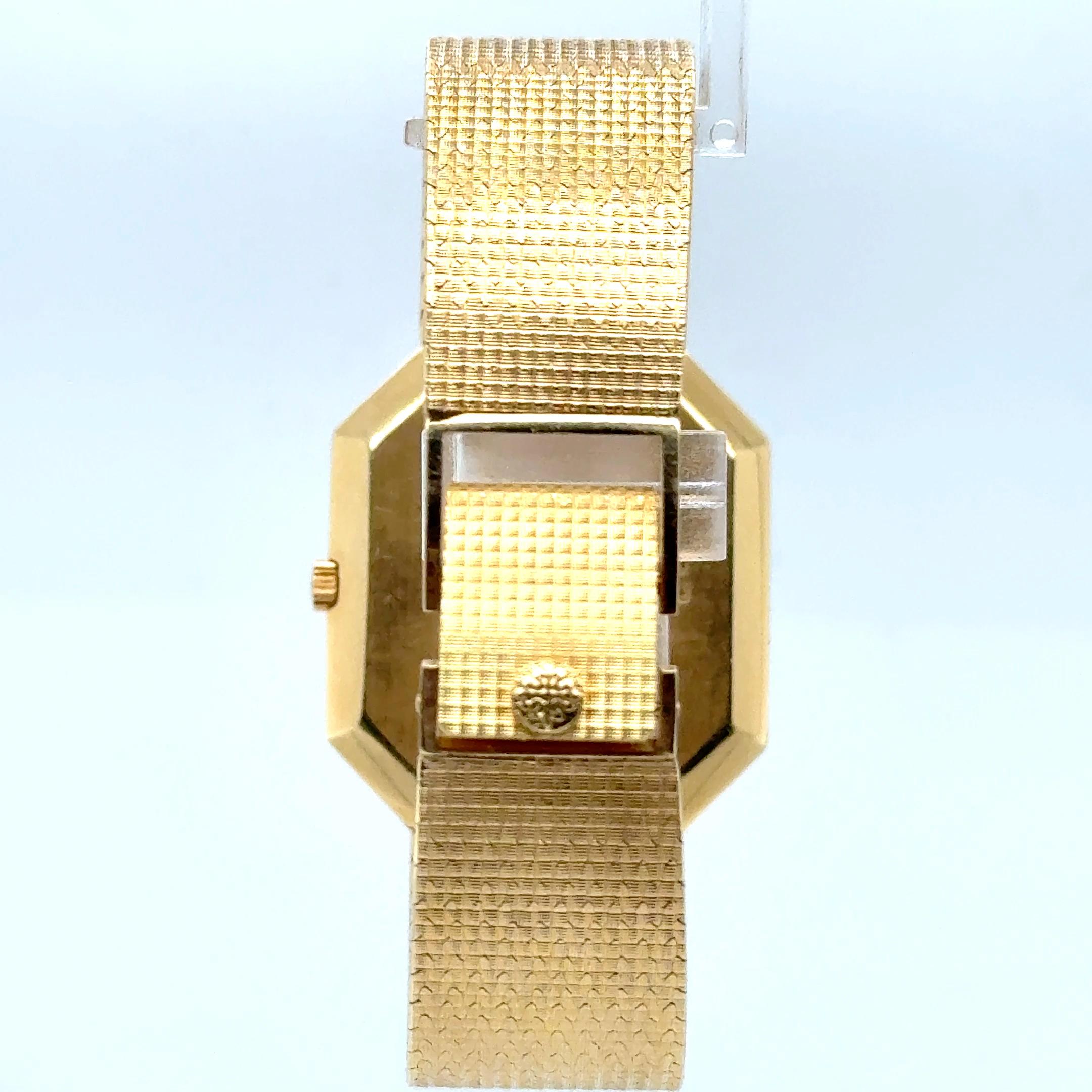 Patek Philippe Montre à quartz 30 mm en or jaune 18 carats Bon état - En vente à Coral Gables, FL