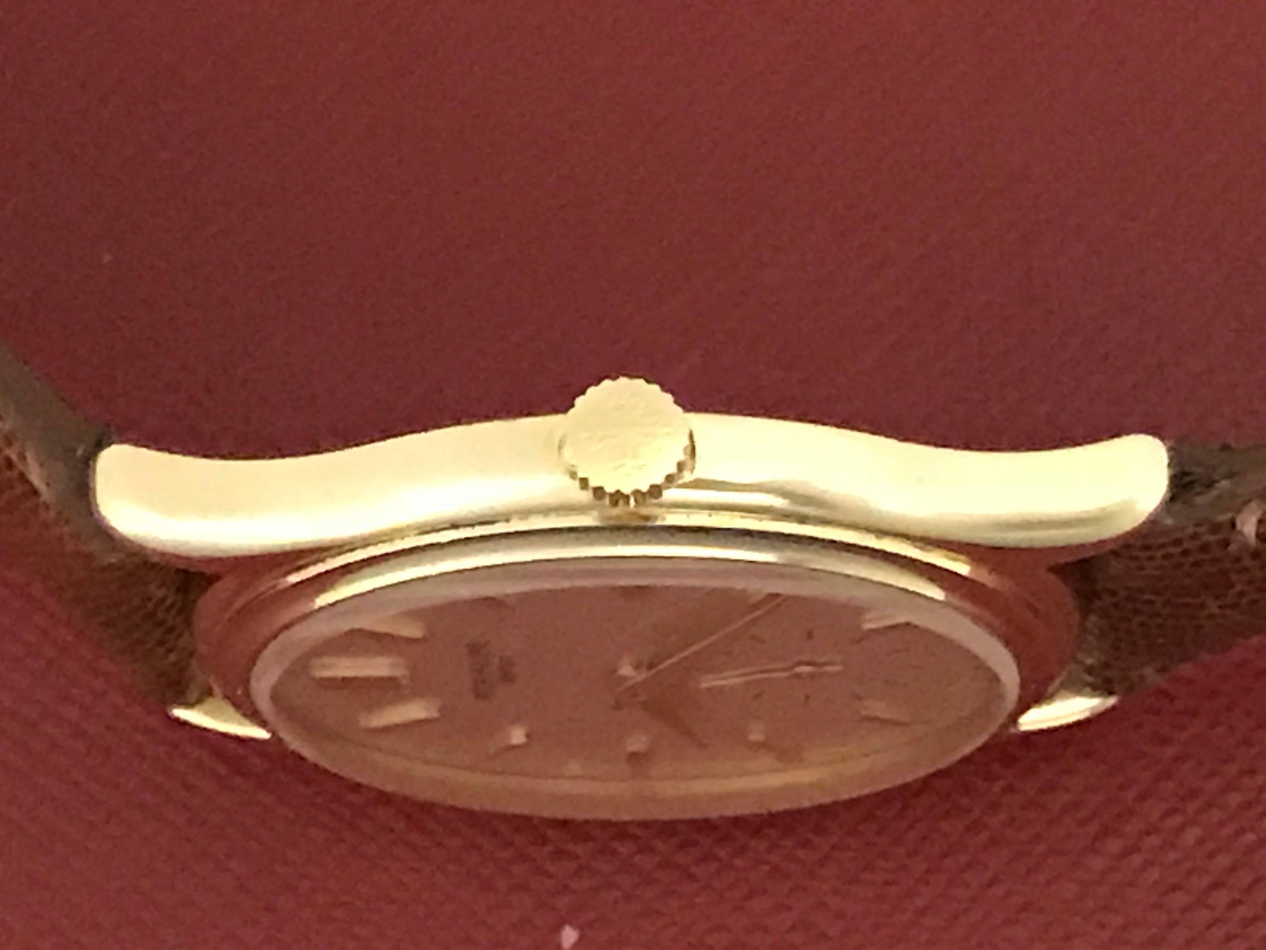 Patek Philippe 18k Yellow Gold Calatrava Manual Wristwatch Ref 3923 In Excellent Condition In Dallas, TX