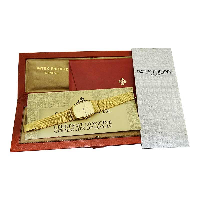 Patek Philippe 18Kt. Gold Quartz Bracelet Watch from 1981 with Original Document 6