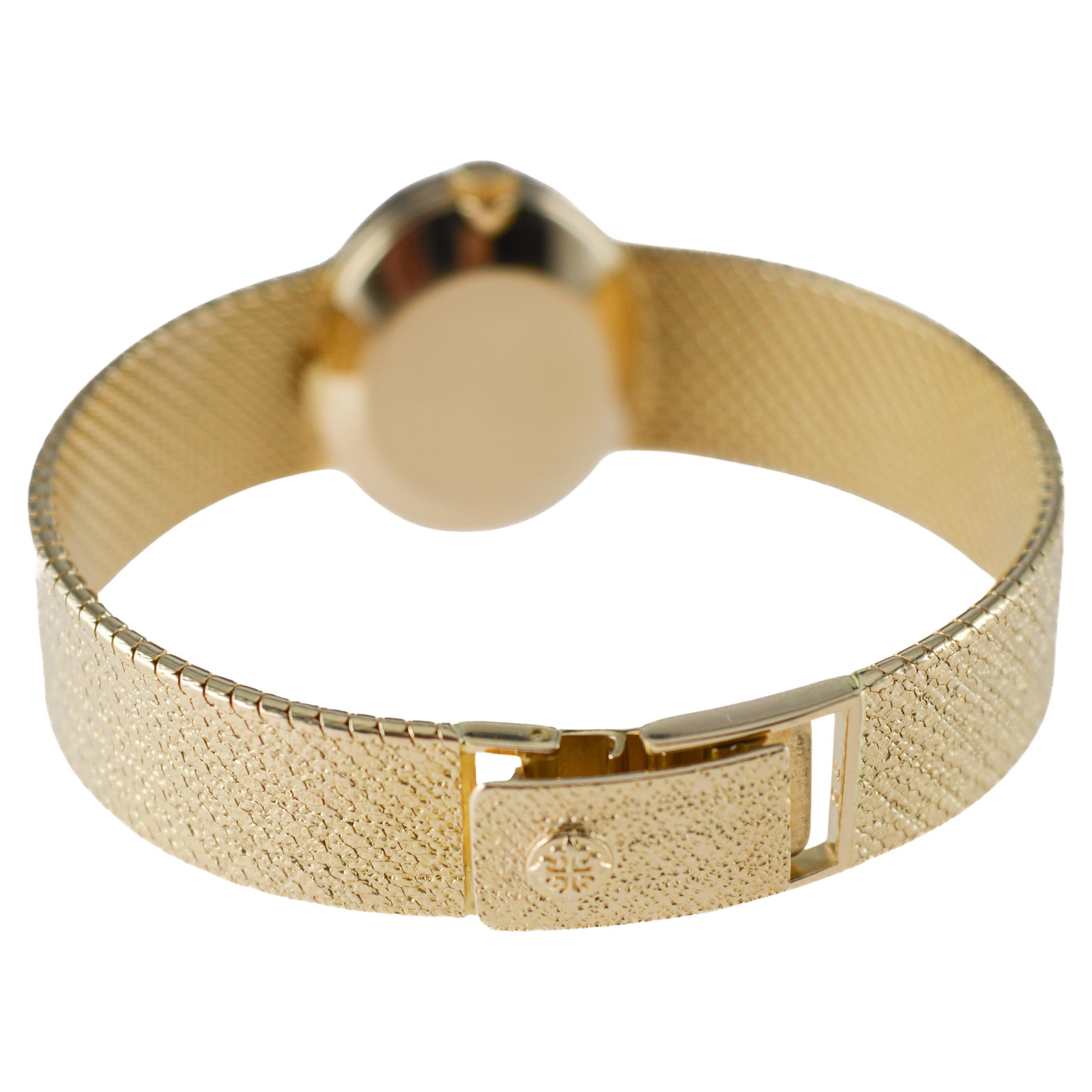 Patek Philippe 18Kt Solid Gold Dress Watch circa 1970's For Sale 5