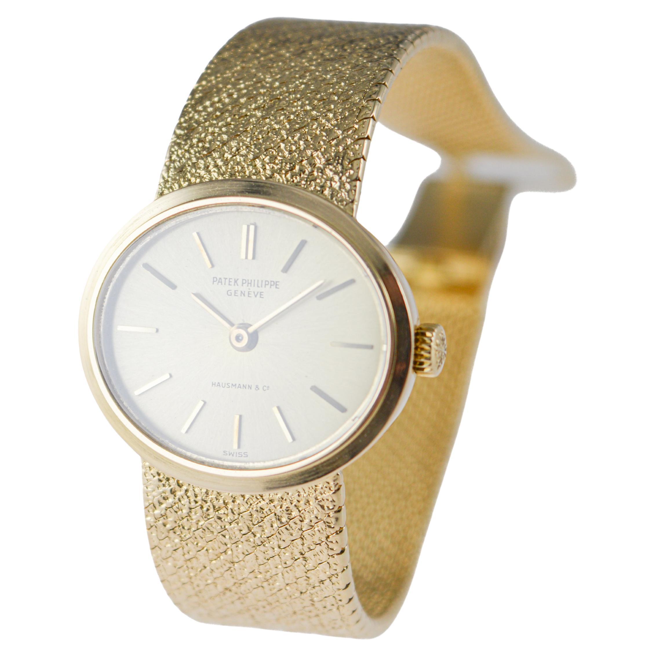 Patek Philippe 18Kt Solid Gold Dress Watch circa 1970's For Sale 2