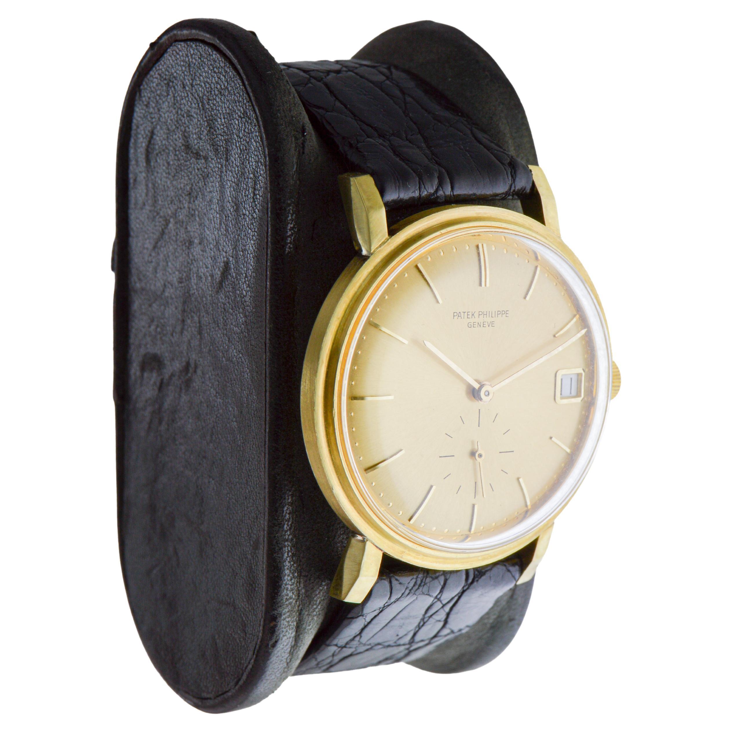 FABBRICA / CASA: Patek Philippe et Cie
STILE / RIFERIMENTO: Orologio da sera / Referenza 3445
METALLO / MATERIALE: Oro massiccio 18 carati
CIRCA / ANNO: 1960
DIMENSIONI: Lunghezza 41 mm 