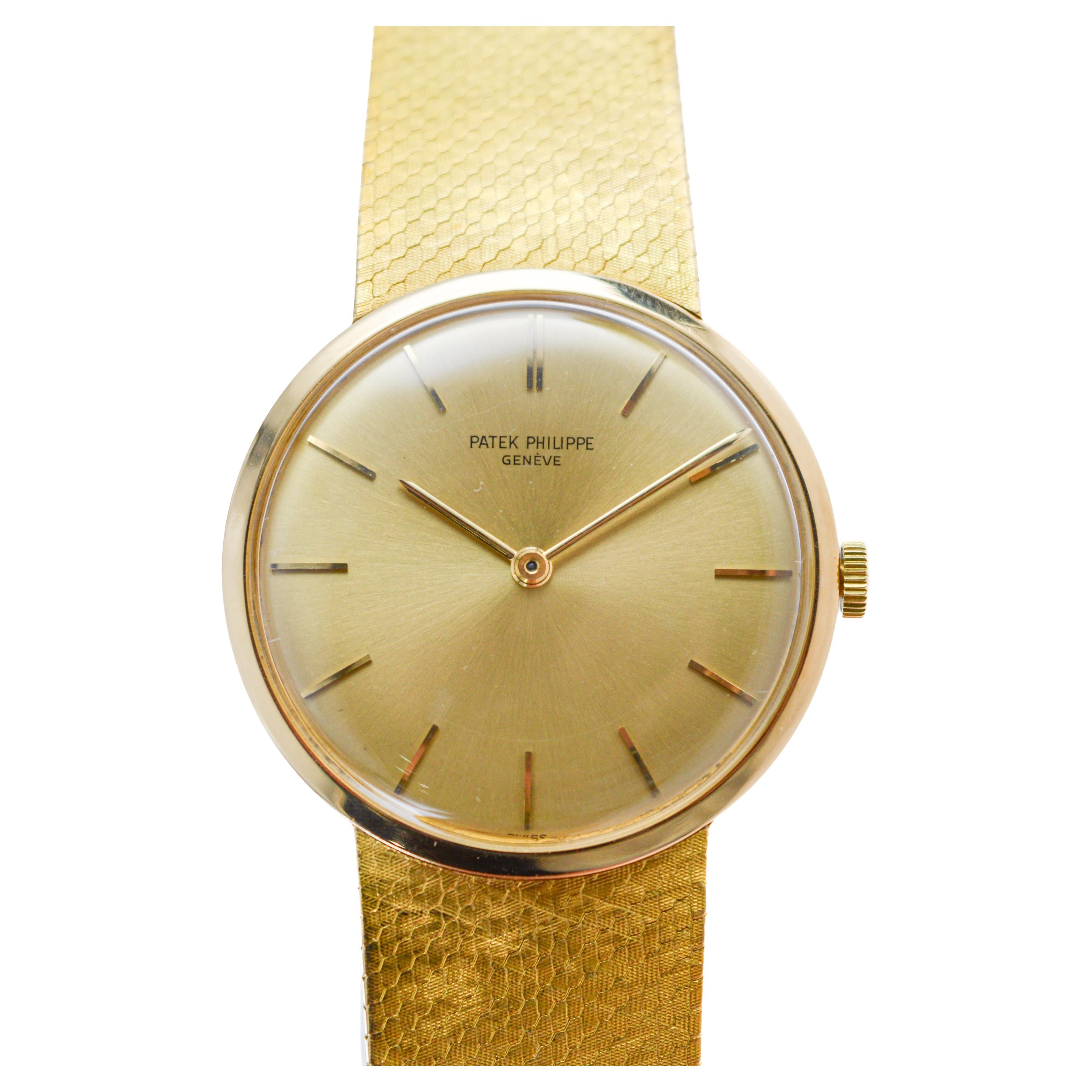 Patek Philippe 18Kt Solid Gold Dress Watch with Original Dial and Bracelet 1960 For Sale 1