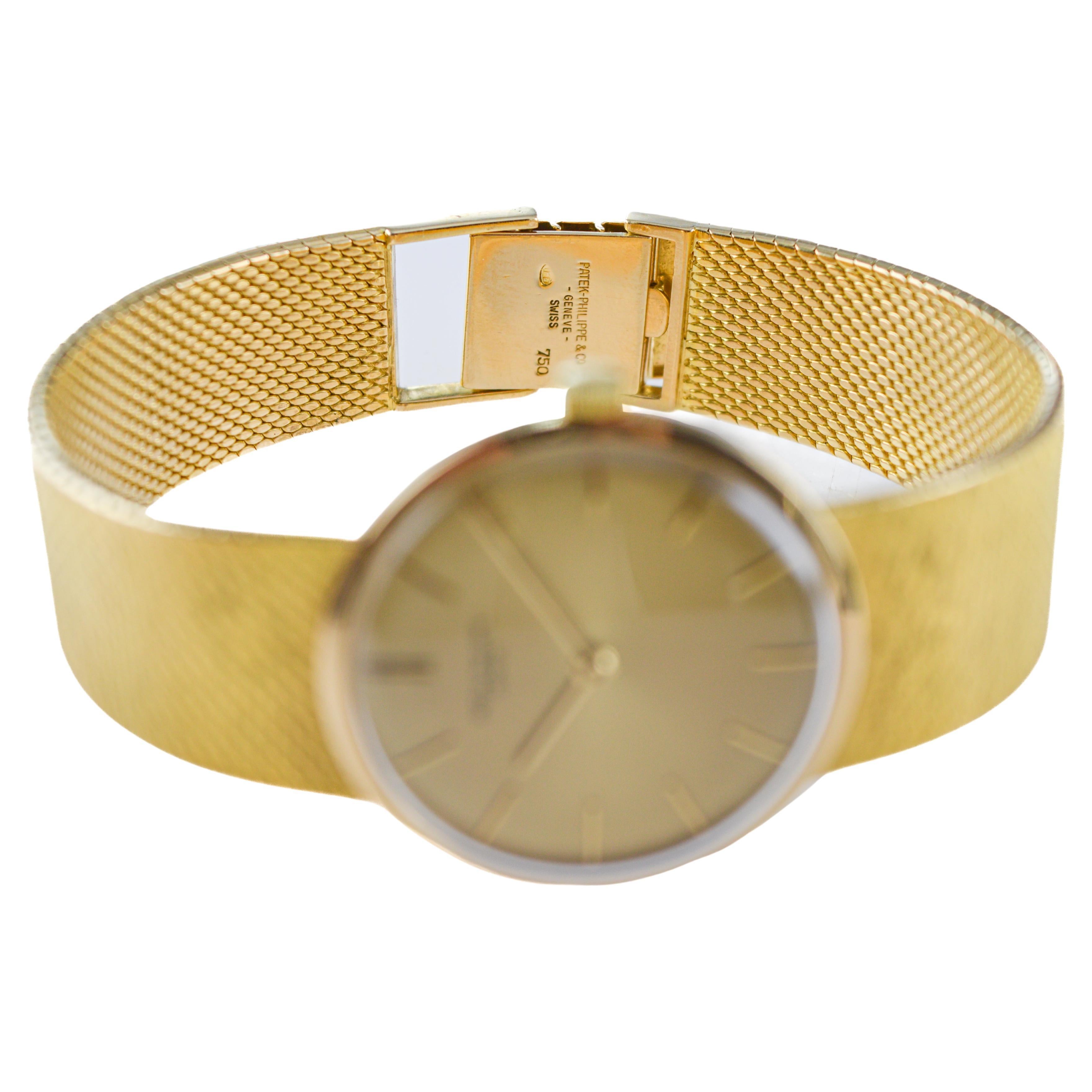 Patek Philippe 18Kt Solid Gold Dress Watch with Original Dial and Bracelet 1960 For Sale 2