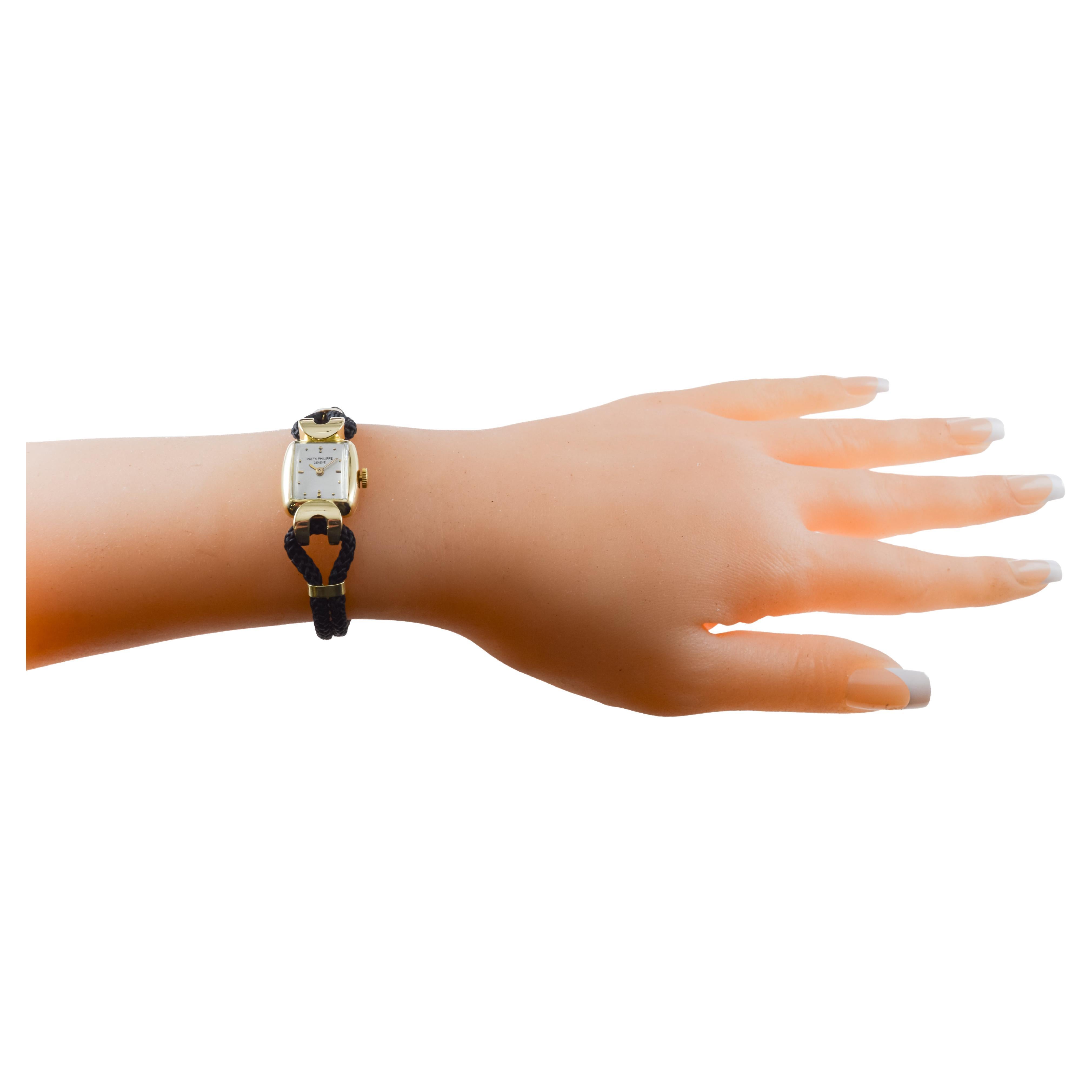 Patek Philippe 18Kt Massivgold LAdies Dress Watch circa 1940er Jahre im Angebot 11