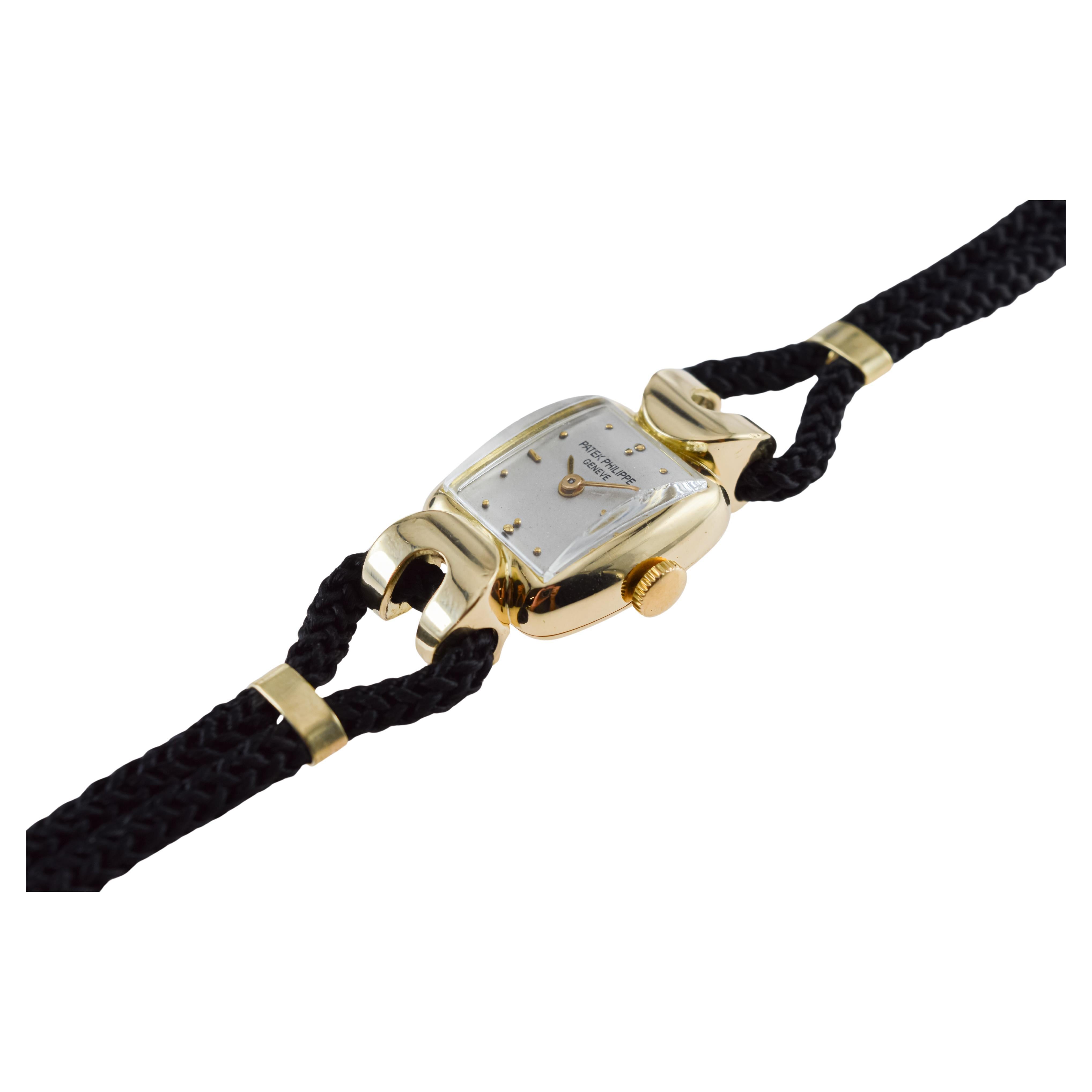Patek Philippe 18Kt Massivgold LAdies Dress Watch circa 1940er Jahre im Angebot 3