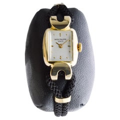Patek Philippe Montre habillée LAdies en or massif 18Kt circa 1940's