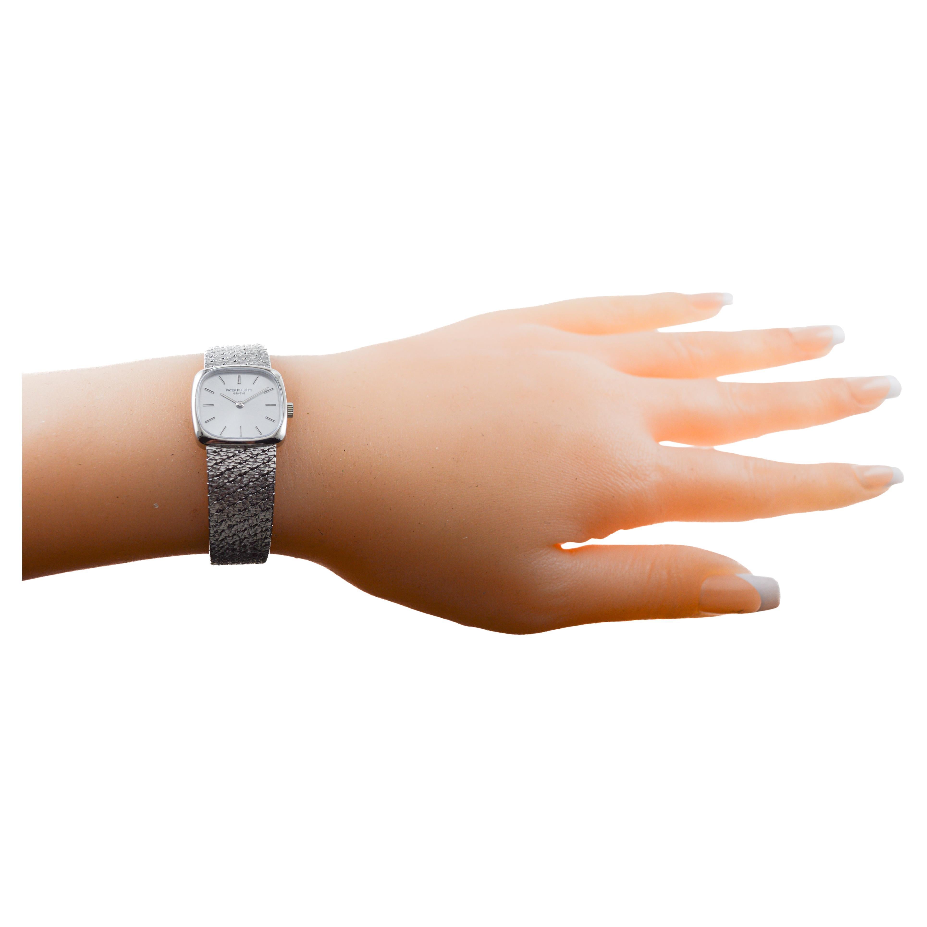 Patek Philippe 18Kt Solid White Gold Ladies Dress Watch circa 1970's For Sale 10
