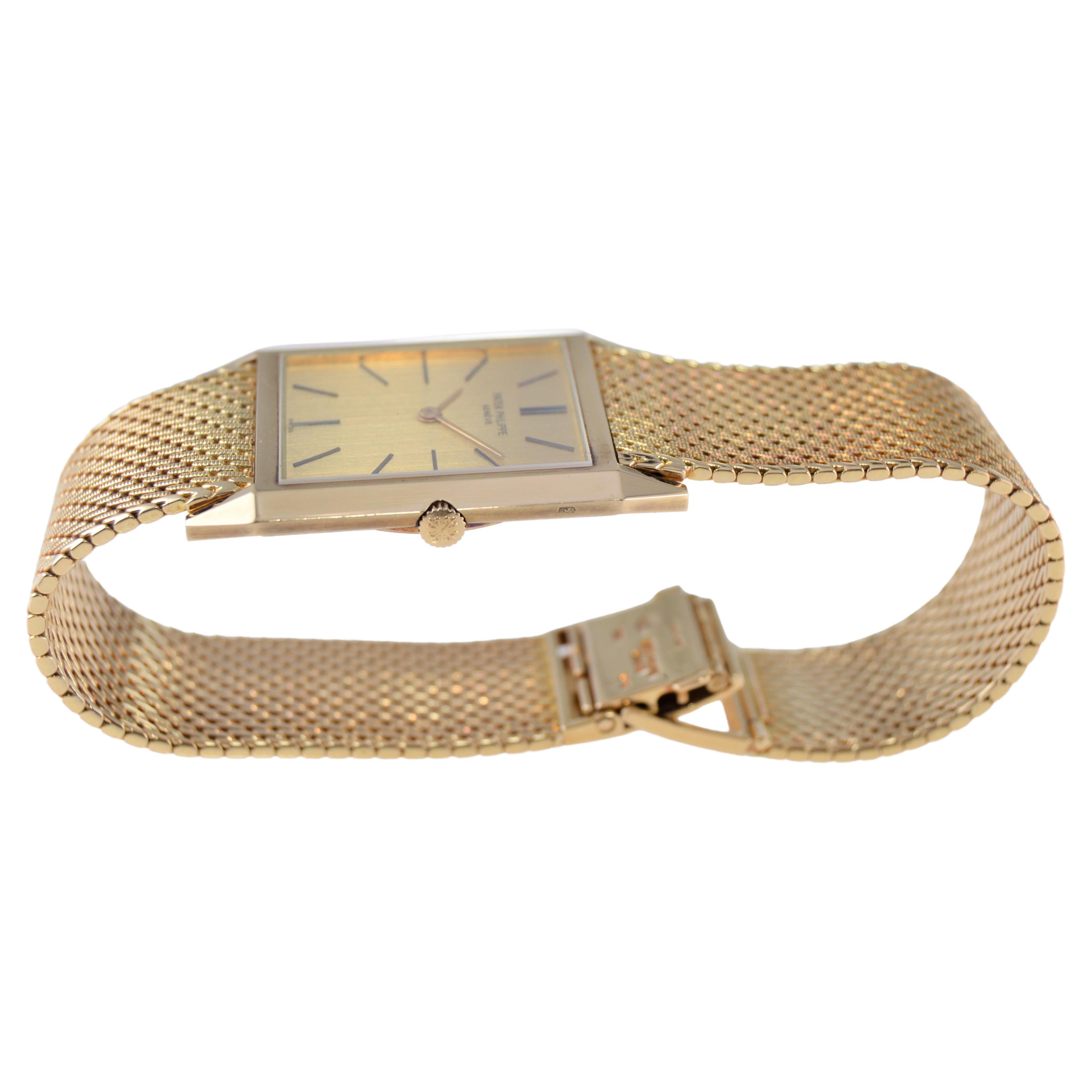 Patek Philippe 18 carats Montre-bracelet en or jaune massif des années 1980 avec cadran d'origine en vente 8