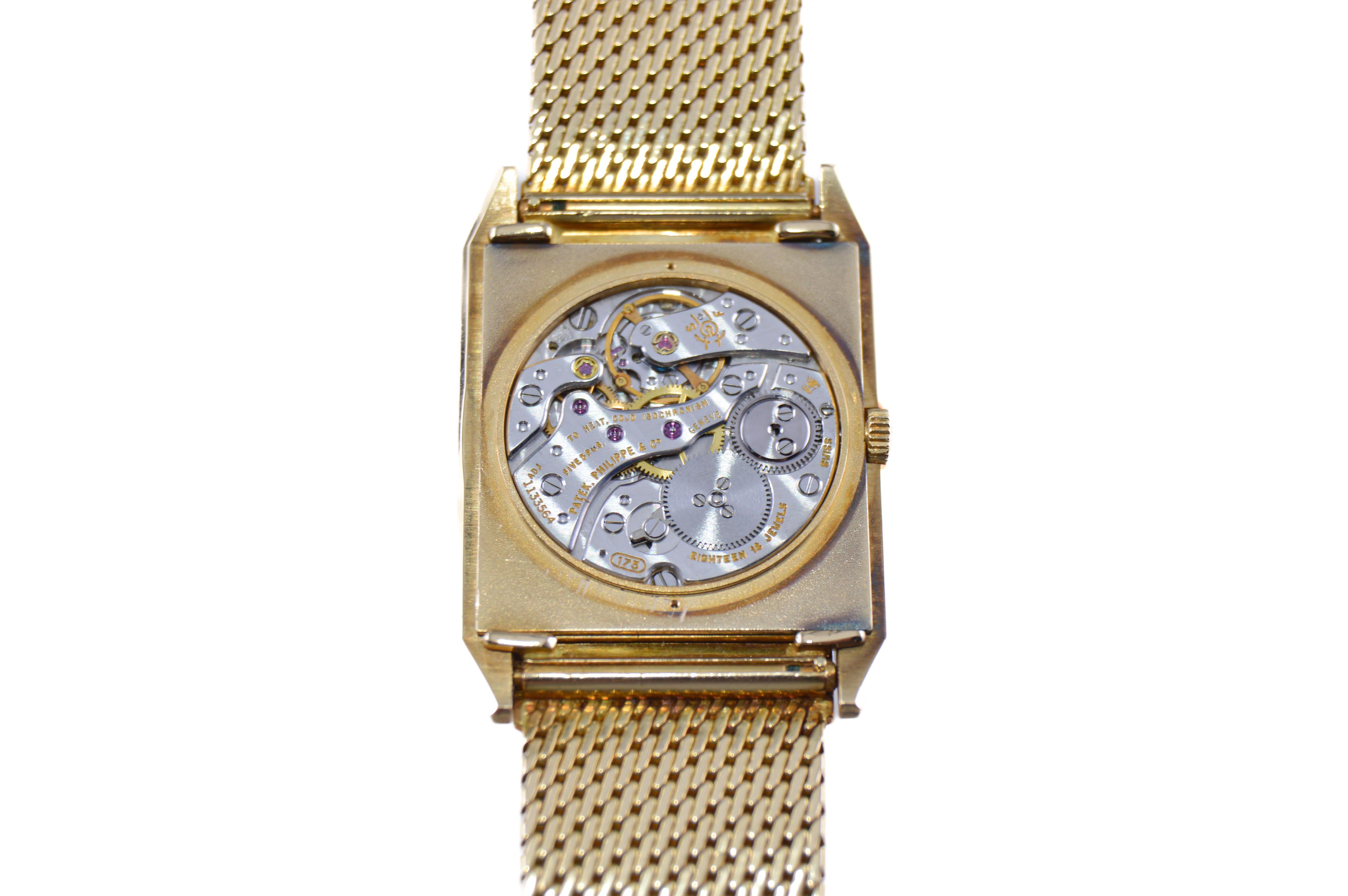 Patek Philippe 18 carats Montre-bracelet en or jaune massif des années 1980 avec cadran d'origine en vente 10