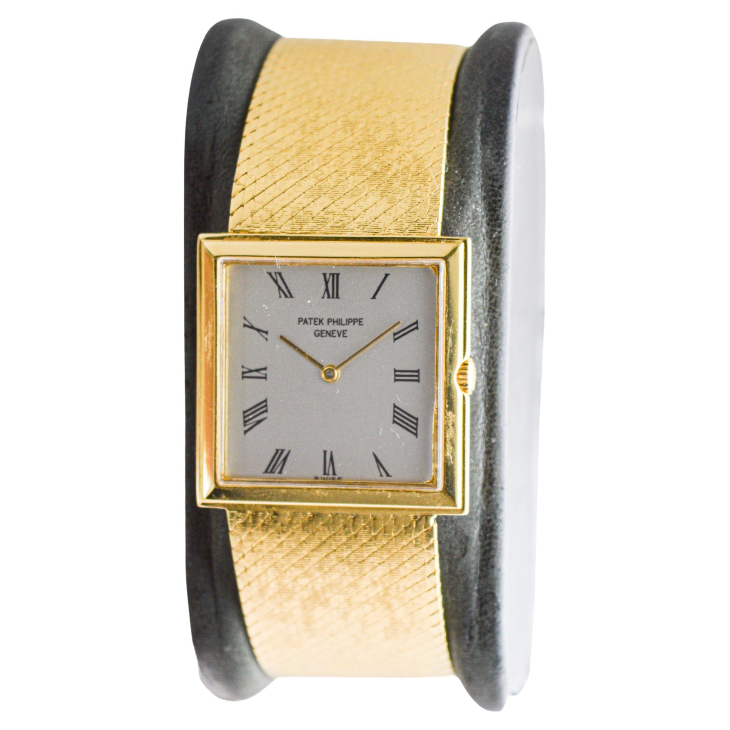 Women's or Men's Patek Philippe 18Kt Solid Yellow Gold Dress Watch circa 1980's For Sale
