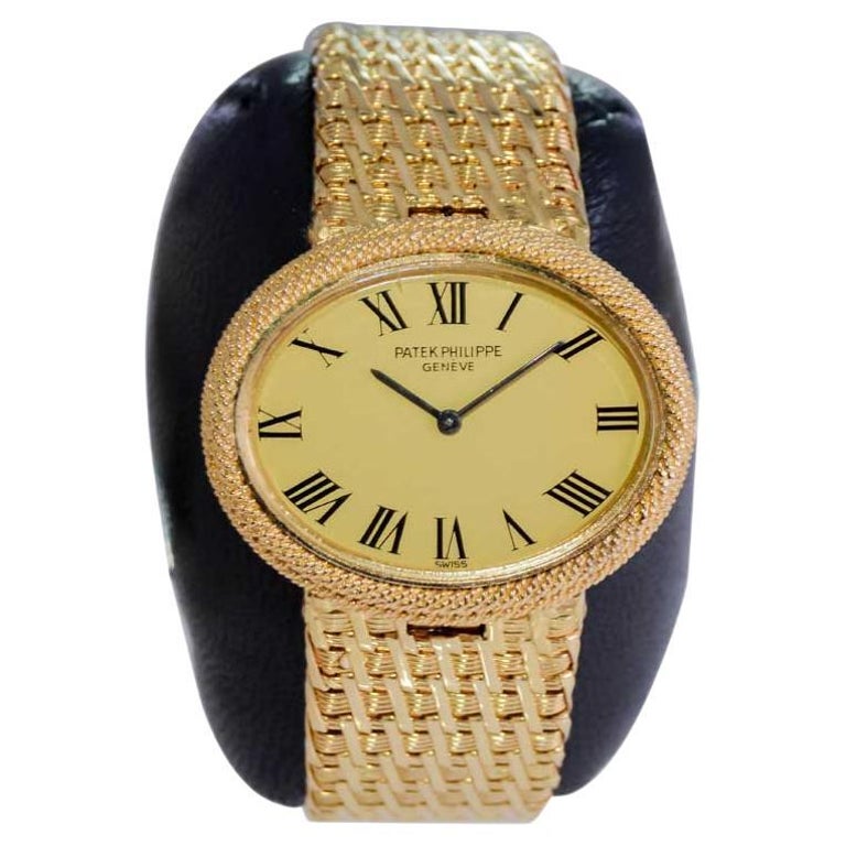 Patek Philippe 18Kt. Yellow Gold Ladies Dress Style Bracelet Watch from 1980's For Sale at 1stDibs