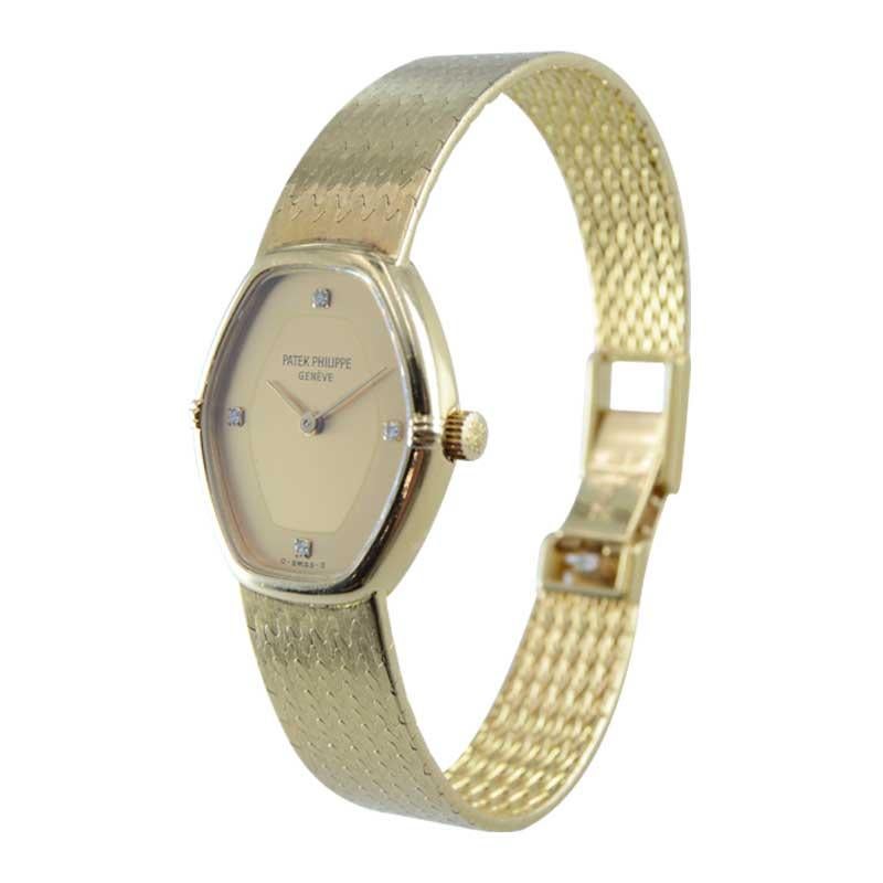 Patek Philippe 18 Karat Yellow Gold Ladies Watch with Original Bracelet In Excellent Condition In Long Beach, CA