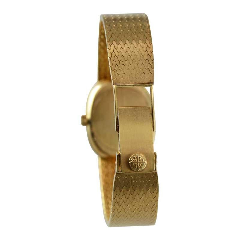 Patek Philippe 18 Karat Yellow Gold Ladies Watch with Original Bracelet 1
