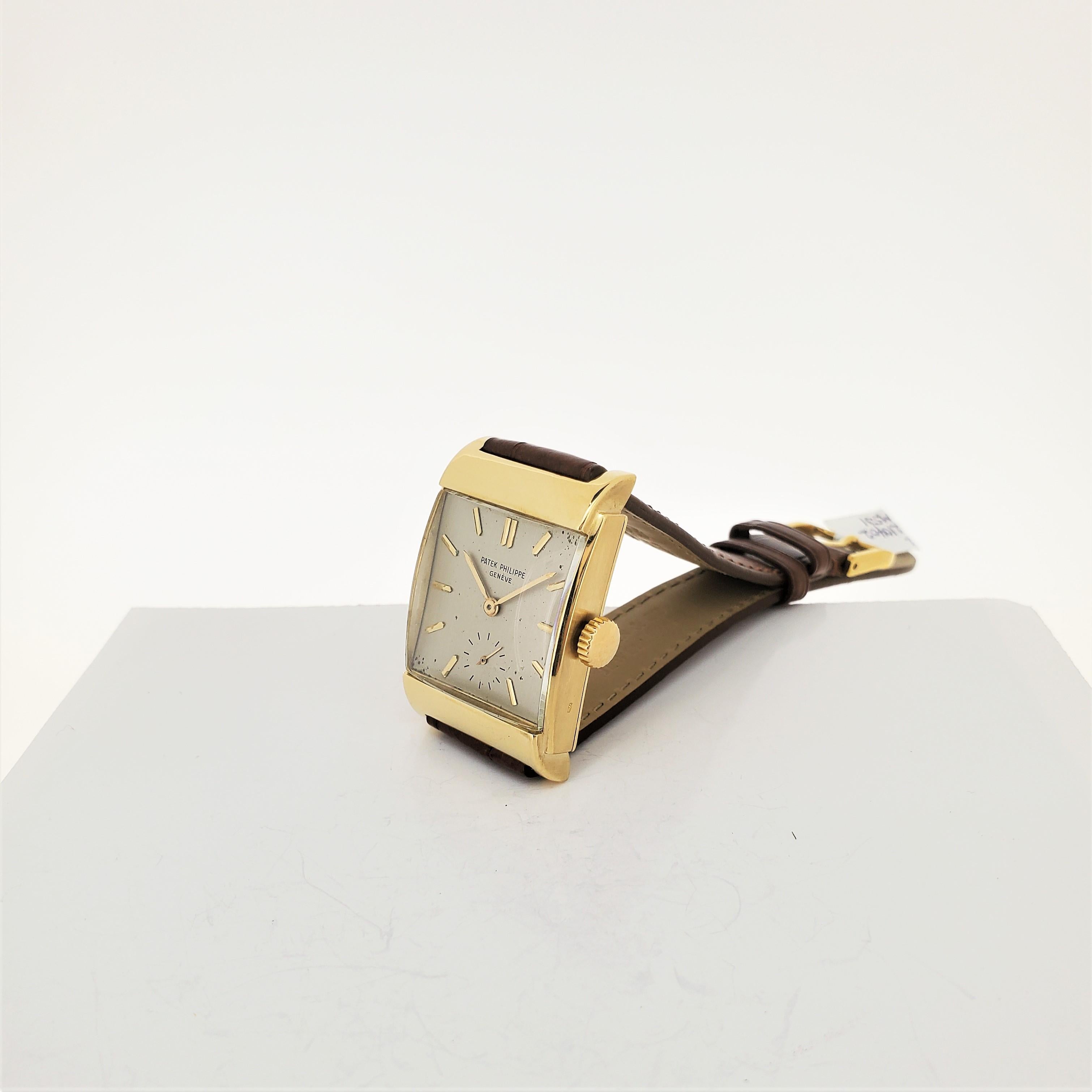 Gebogene, gewölbte, rechteckige Uhr von Patek Philippe 2479J mit gestuftem Gehäuse, um 1950 im Zustand „Hervorragend“ im Angebot in Santa Monica, CA