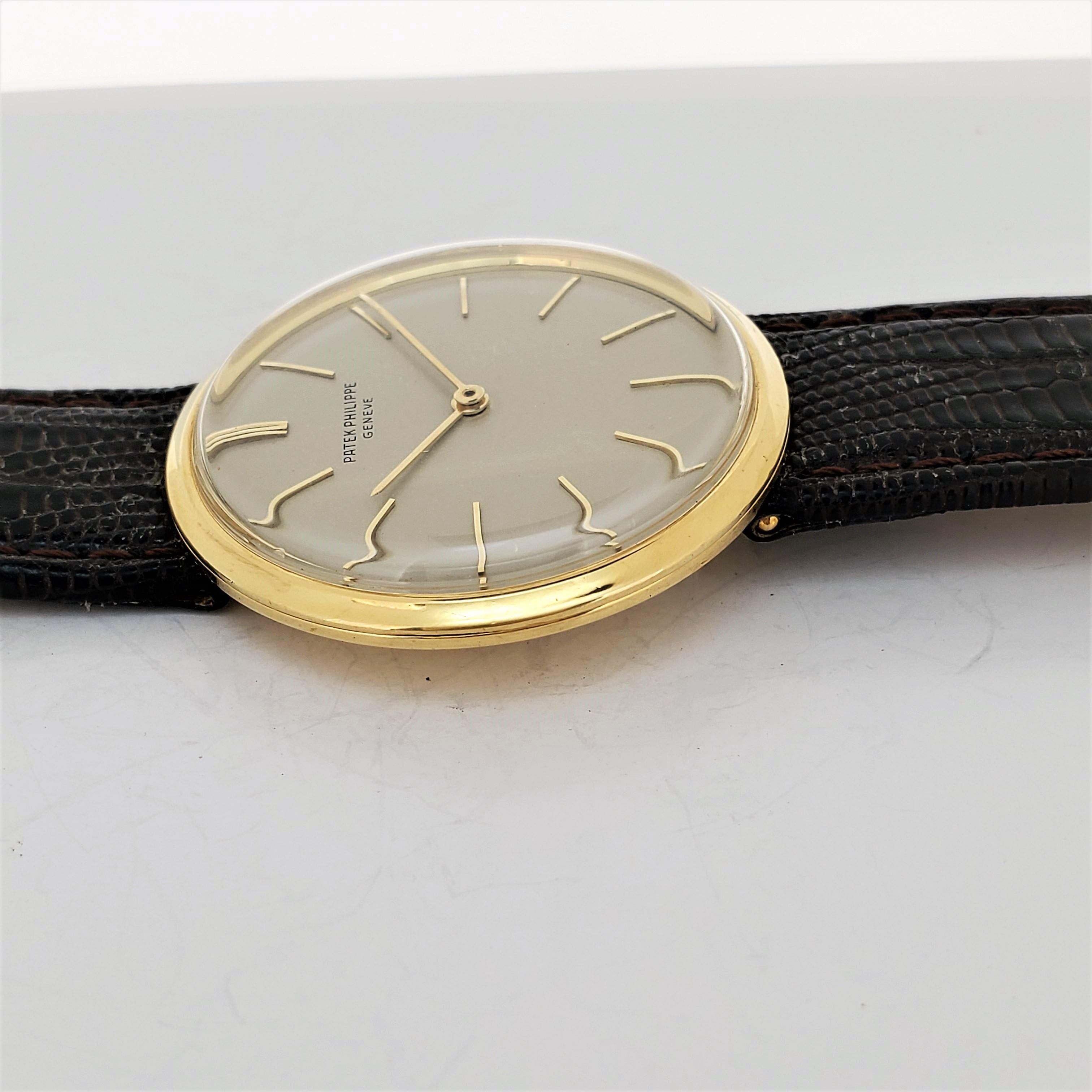 Patek Philippe 2591J Center Lug Calatrava Watch, circa 1962 For Sale 2