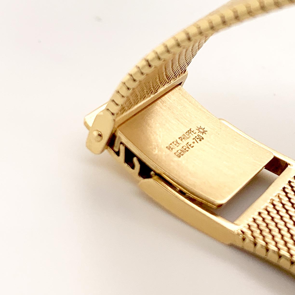 Patek Philippe Yellow Gold Wristwatch In Excellent Condition In New York, NY