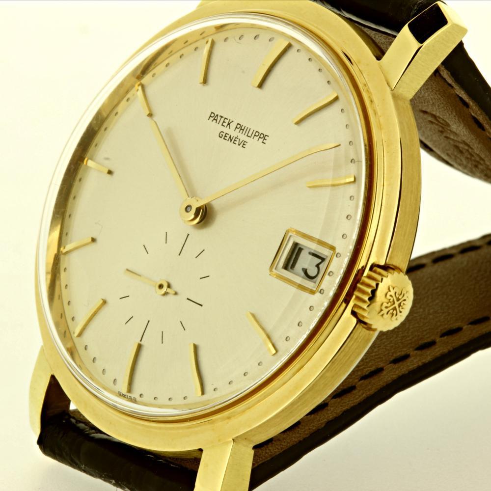 This Patek Philippe 3445J Vintage Calatrava watch features a silver white dial, small seconds dial, date function and a new Patek alligator strap.

This watch was made in 1964.

The watch comes with a 27-460 caliber movement # 1121986, case #