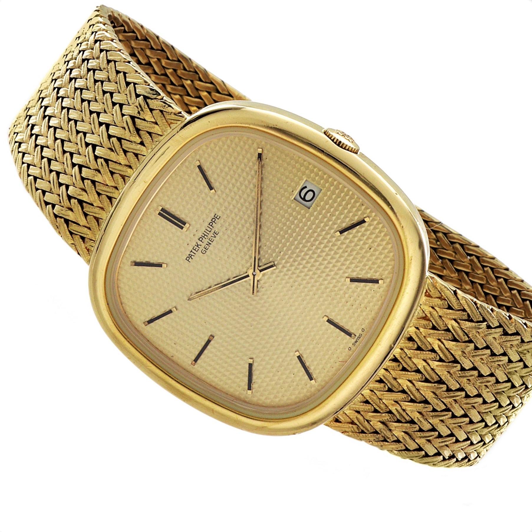 Patek Philippe 3604/2 Cushion Shape Automatic Gold Bracelet Watch, 1977 In Excellent Condition For Sale In Santa Monica, CA