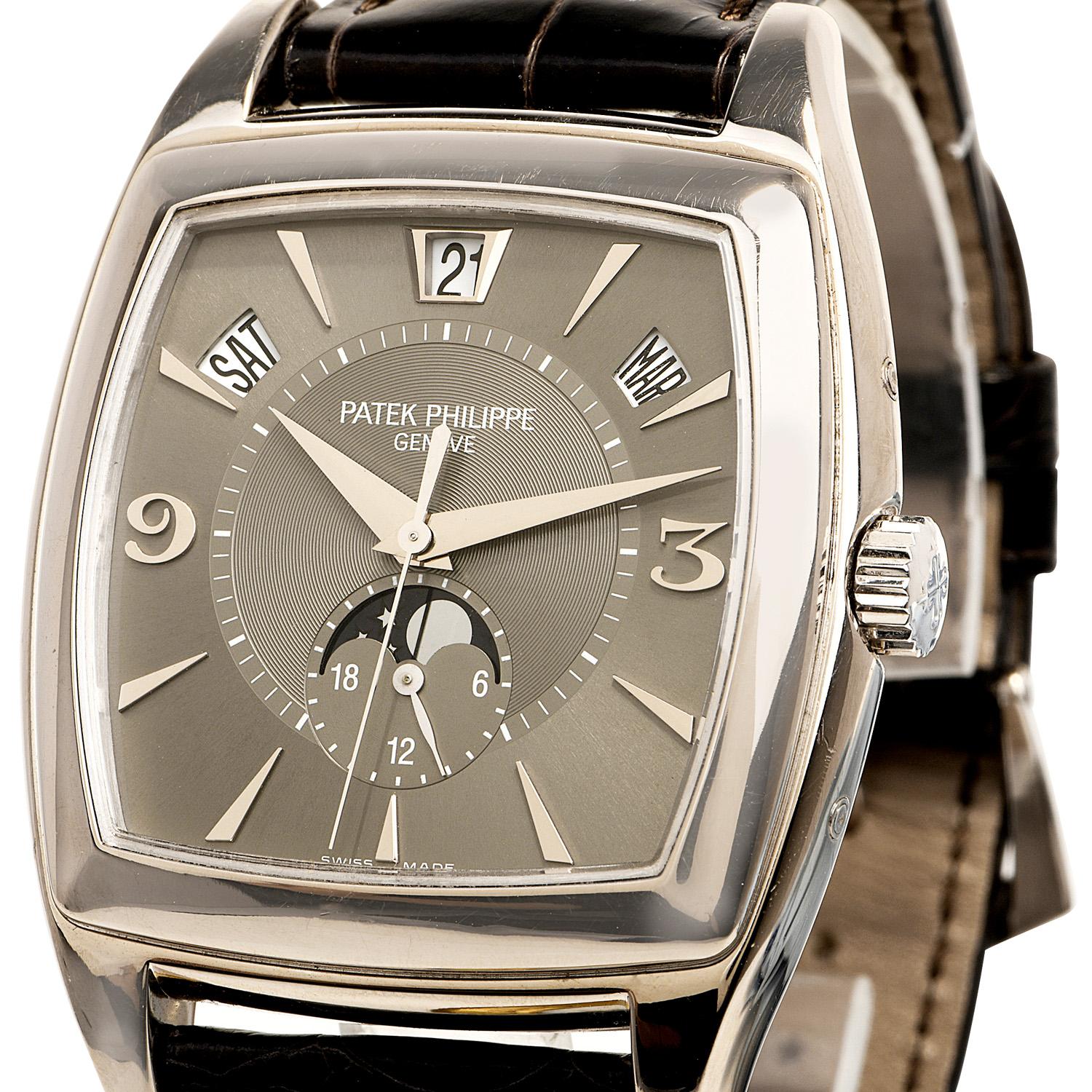 Patek Philippe 5135 G 18K White Gold Men's Watch with Certificate

Brand/Designer: Patek Philippe

Model Name: Gondolo

Reference Number: 5135

Serial Number: 3.423.216

Gender: Men's

Movement: Automatic (self-winding)

Case Material: 18K White