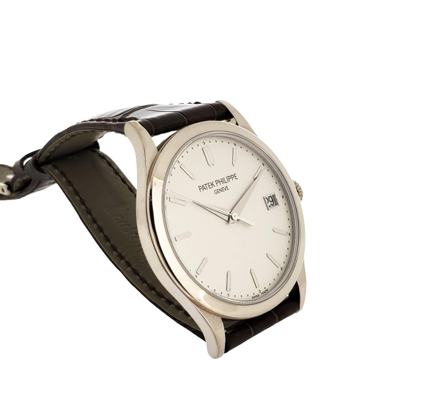 Men's Patek Philippe 5296G-010; Automatic Calatrava watch,  38mm Circa 2015 For Sale