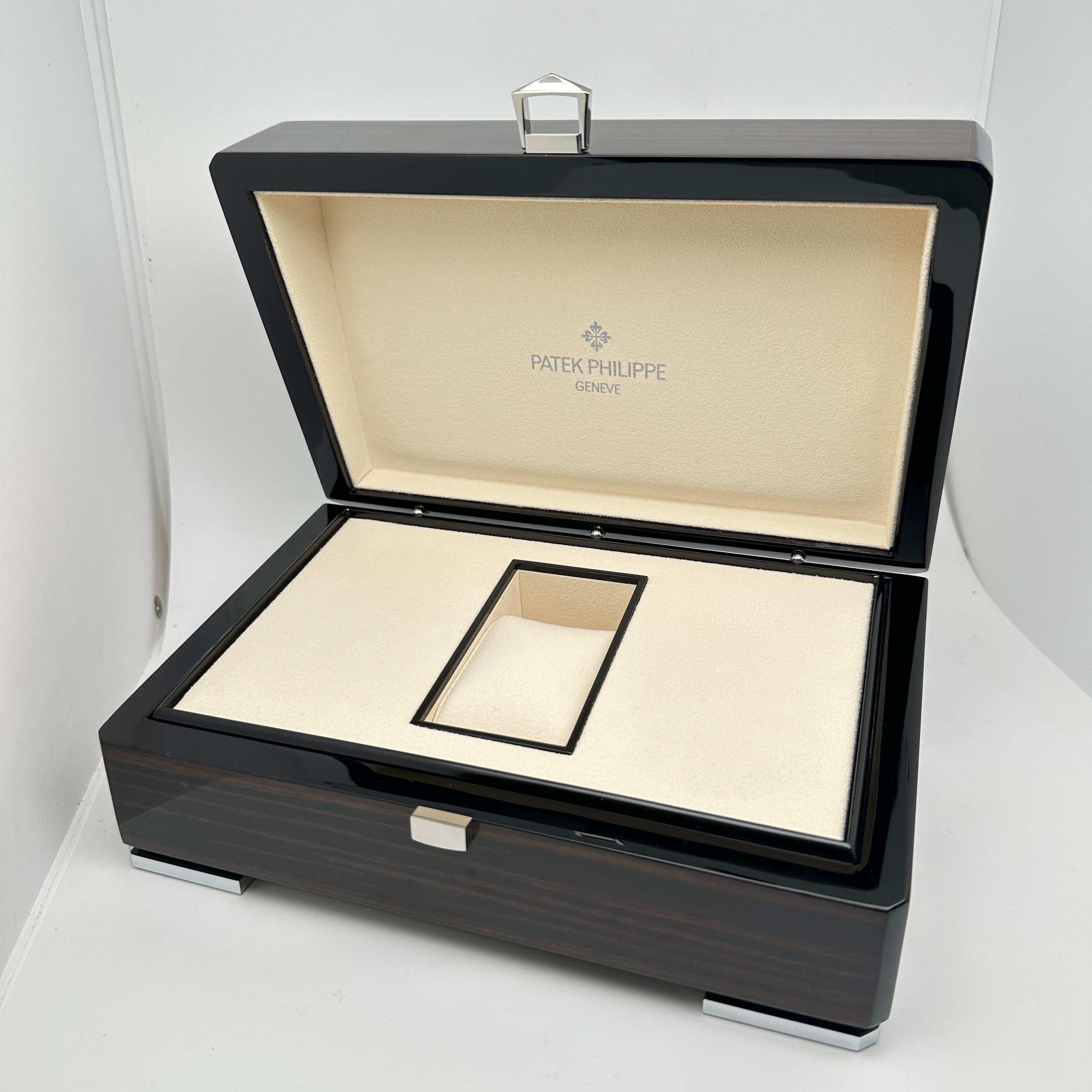 Reloj Patek Philippe Calendario Anual 40.5mm Oro Rosa 18K Esfera Gris 5235/50R-001 12