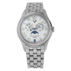 Patek Philippe Montre annuelle 5036 en or blanc avec cadran argenté 36 mm automatique