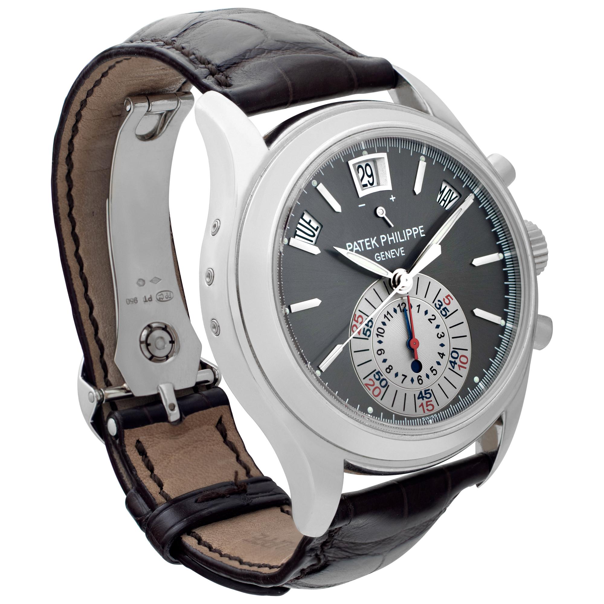 Patek Philippe Annual Calendar platinum Automatic Wristwatch Ref 5960P In Excellent Condition For Sale In Surfside, FL