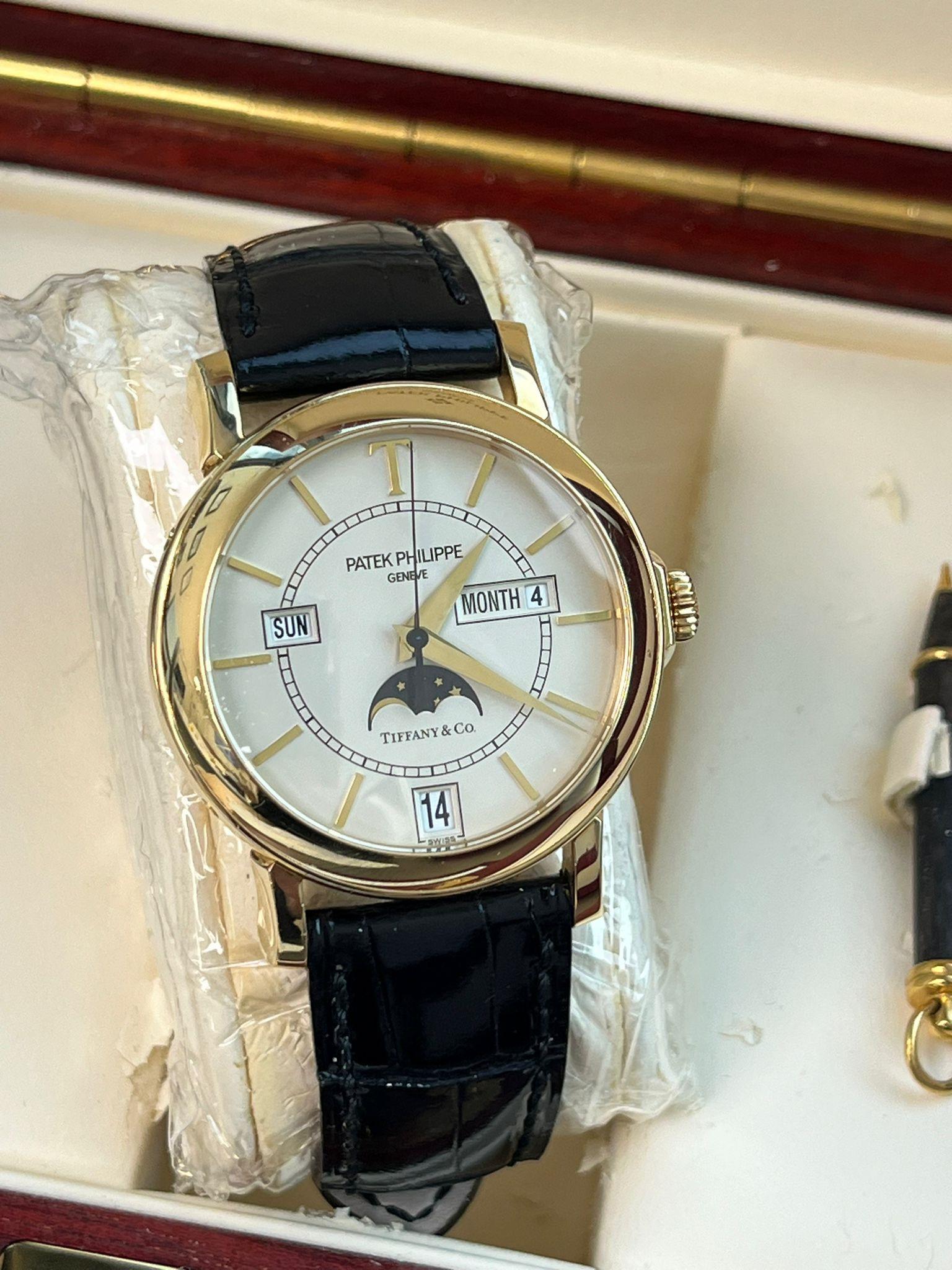 da uomo o donna Patek Philippe Calendario Annuale Tiffany Limited Ediiton Orologio in oro giallo 5150J in vendita