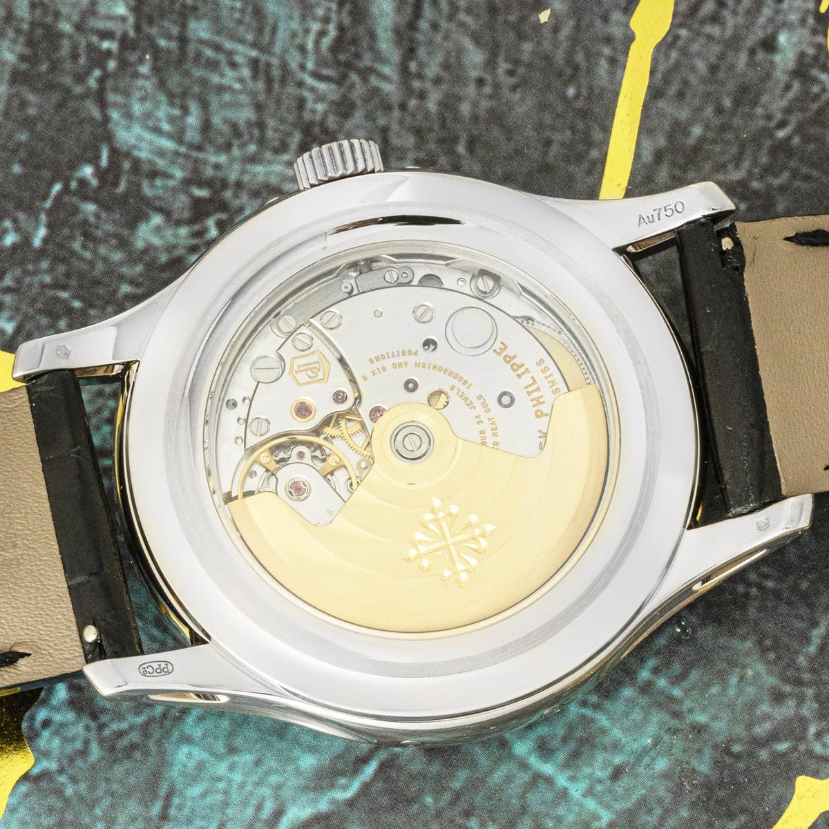 Patek Philippe Annual Calendar White Gold Blue Sunburst Dial 5205G-013 en venta 1