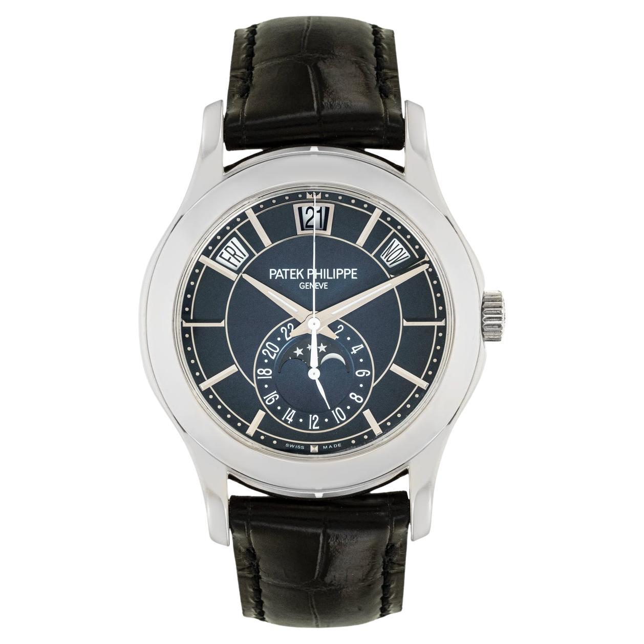 Patek Philippe Annual Calendar White Gold Blue Sunburst Dial 5205G-013 en venta