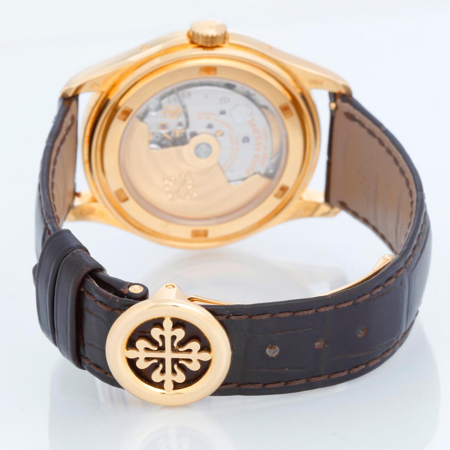 Herren-Mondphase-Uhr 5146J (5146 J) aus Gelbgold mit Jahreskalender von Patek Philippe Damen