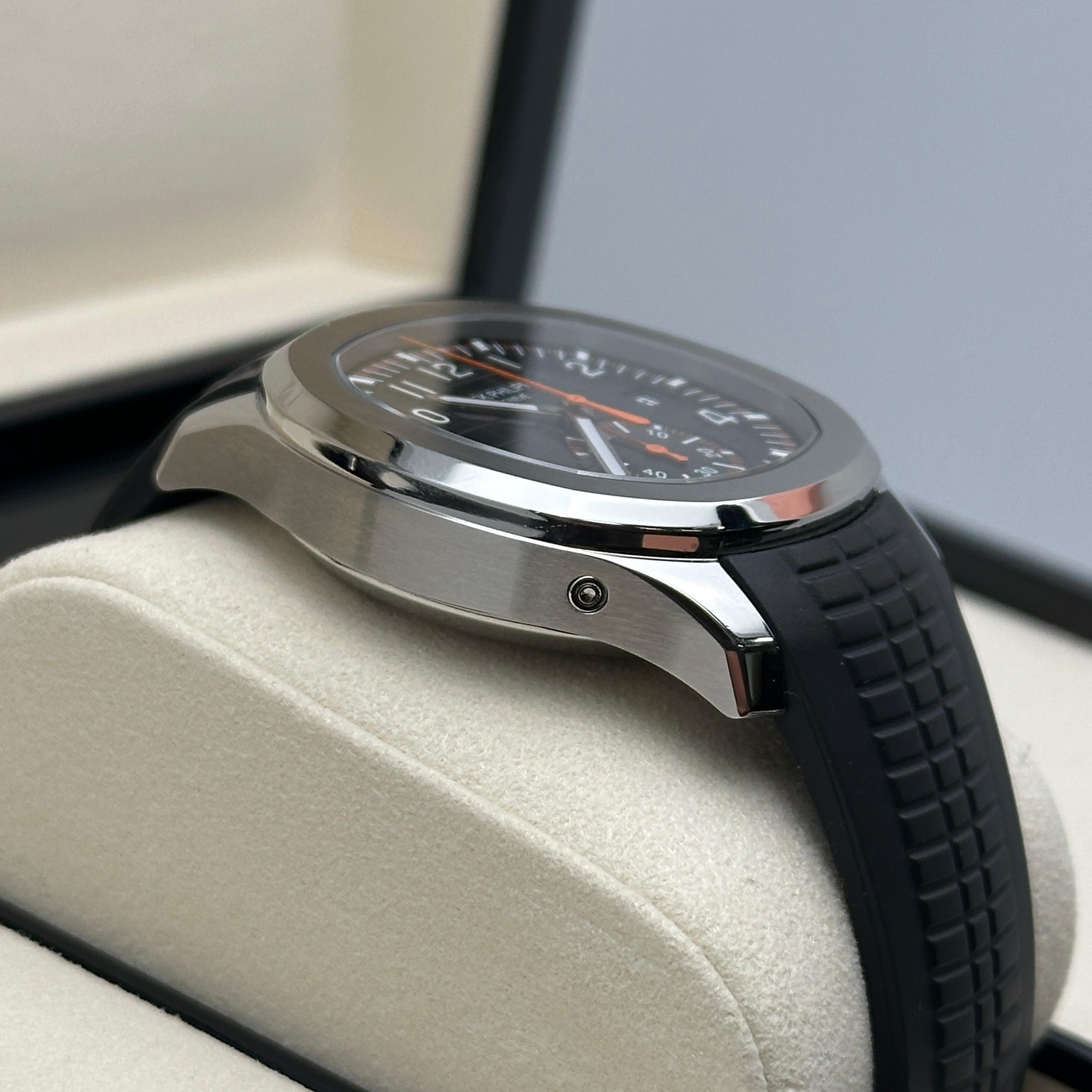 Patek Philippe Aquanaut 42mm Steel Black Dial Automatic Watch 5968A-001 For Sale 4