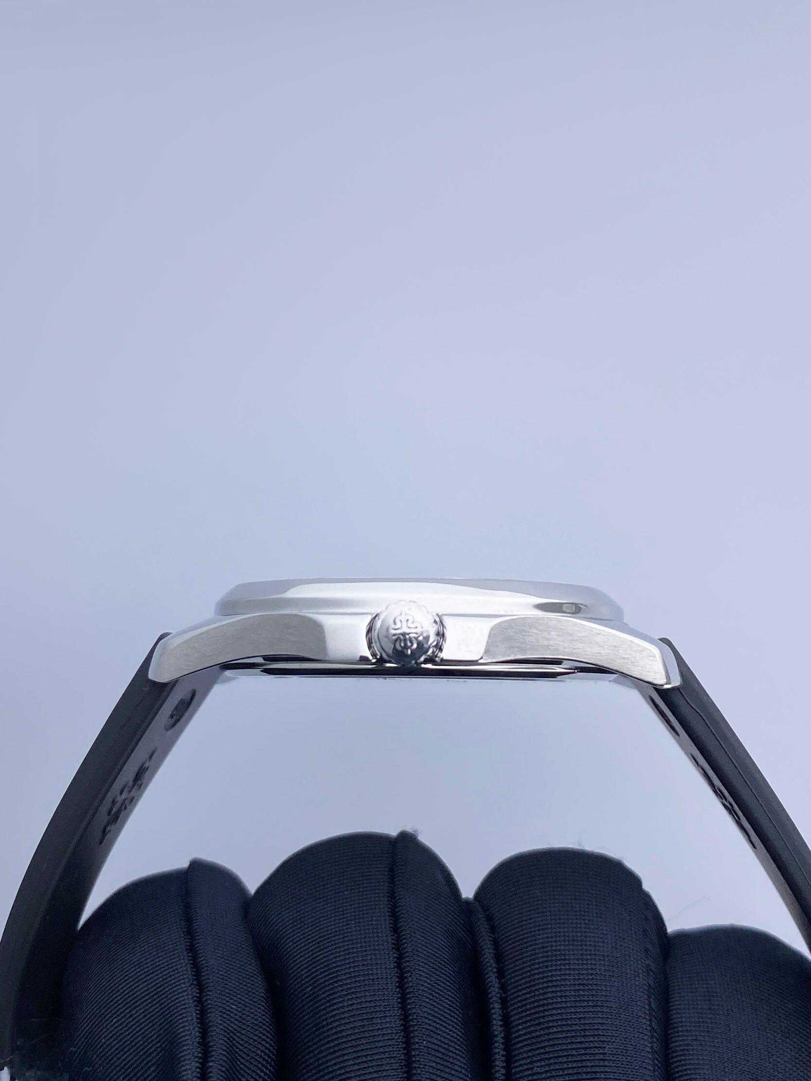 Patek Philippe Aquanaut 5065A Quadrante Nero Orologio da Uomo Scatola Documenti Archivi in vendita 1