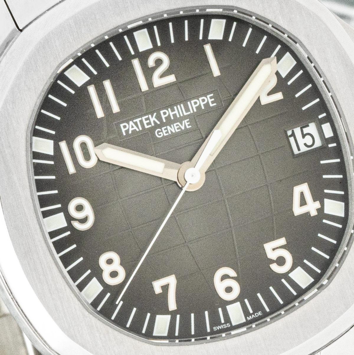 Patek Philippe Aquanaut Stainless Steel 5167/1A-001 In Excellent Condition For Sale In London, GB