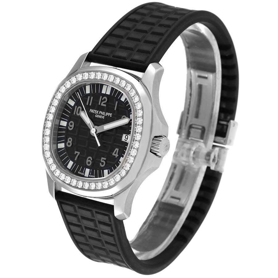 Patek Philippe Aquanaut Stahl-Damenuhr mit schwarzem Zifferblatt und Diamant 5067 im Angebot 1