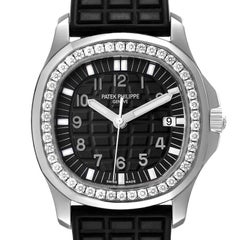 Patek Philippe Aquanaut Stahl-Damenuhr mit schwarzem Zifferblatt und Diamant 5067