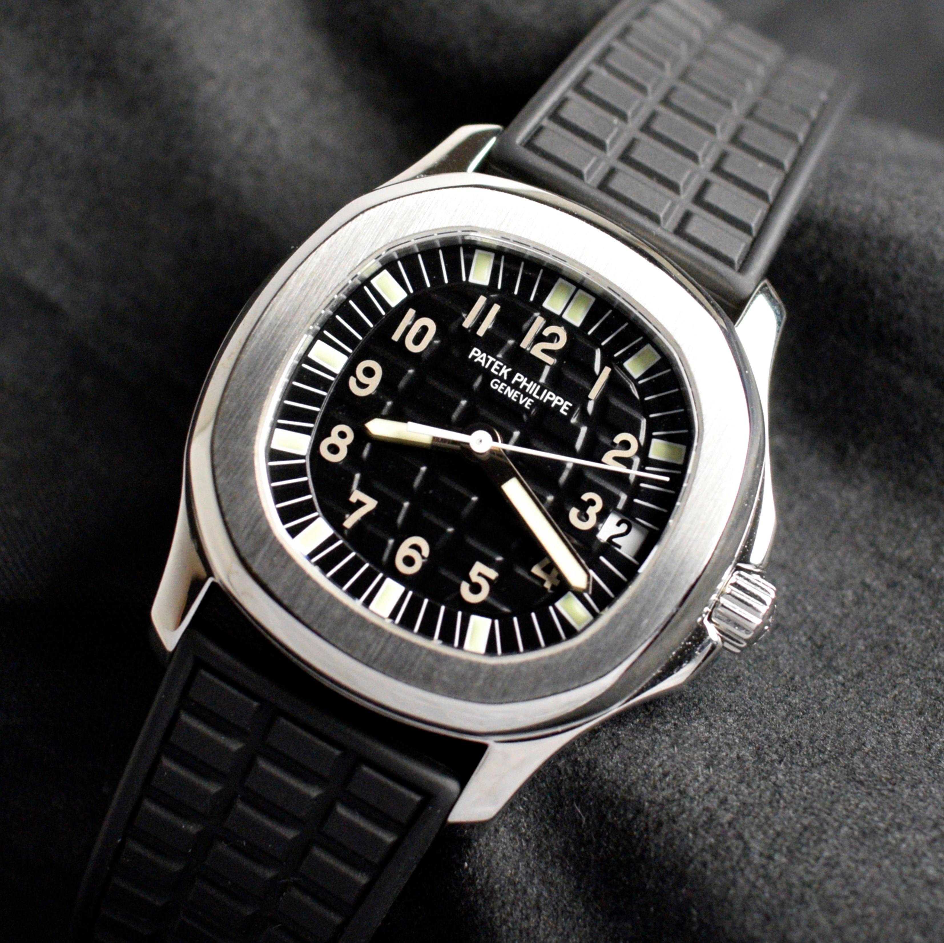Patek Philippe Aquanaut Stahl-Automatikuhr Midsize 5066A-001 mit Papier, 2007 im Zustand „Gut“ in Central & Western District, HK