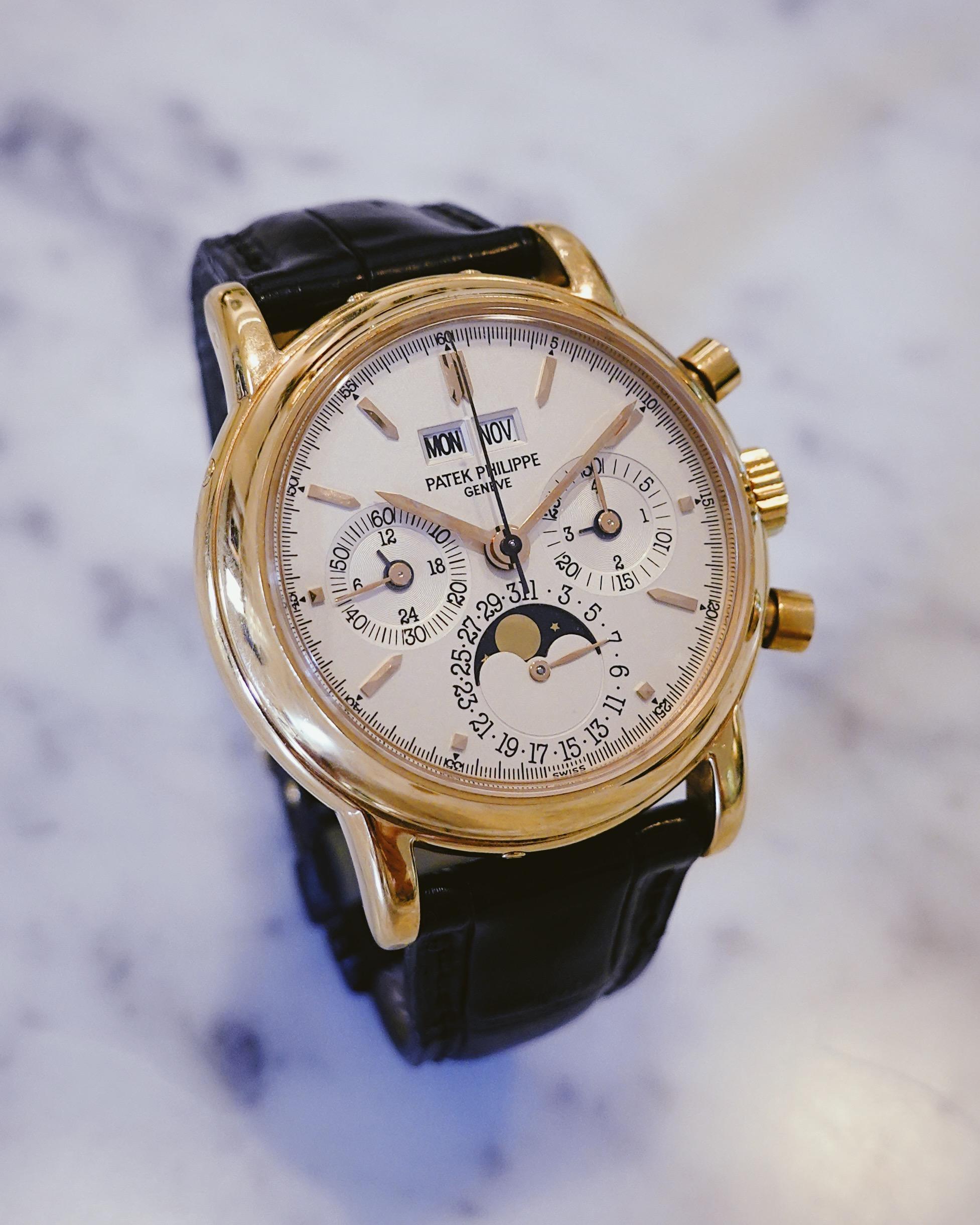 Patek Philippe - Referencia 3970E, Cronógrafo con Calendario Perpetuo
Oro rosa de 18 quilates - Circa 1997

Entre las grandes complicaciones más célebres de Patek Philippe, la referencia 3970 es una piedra angular del legado de la manufactura.