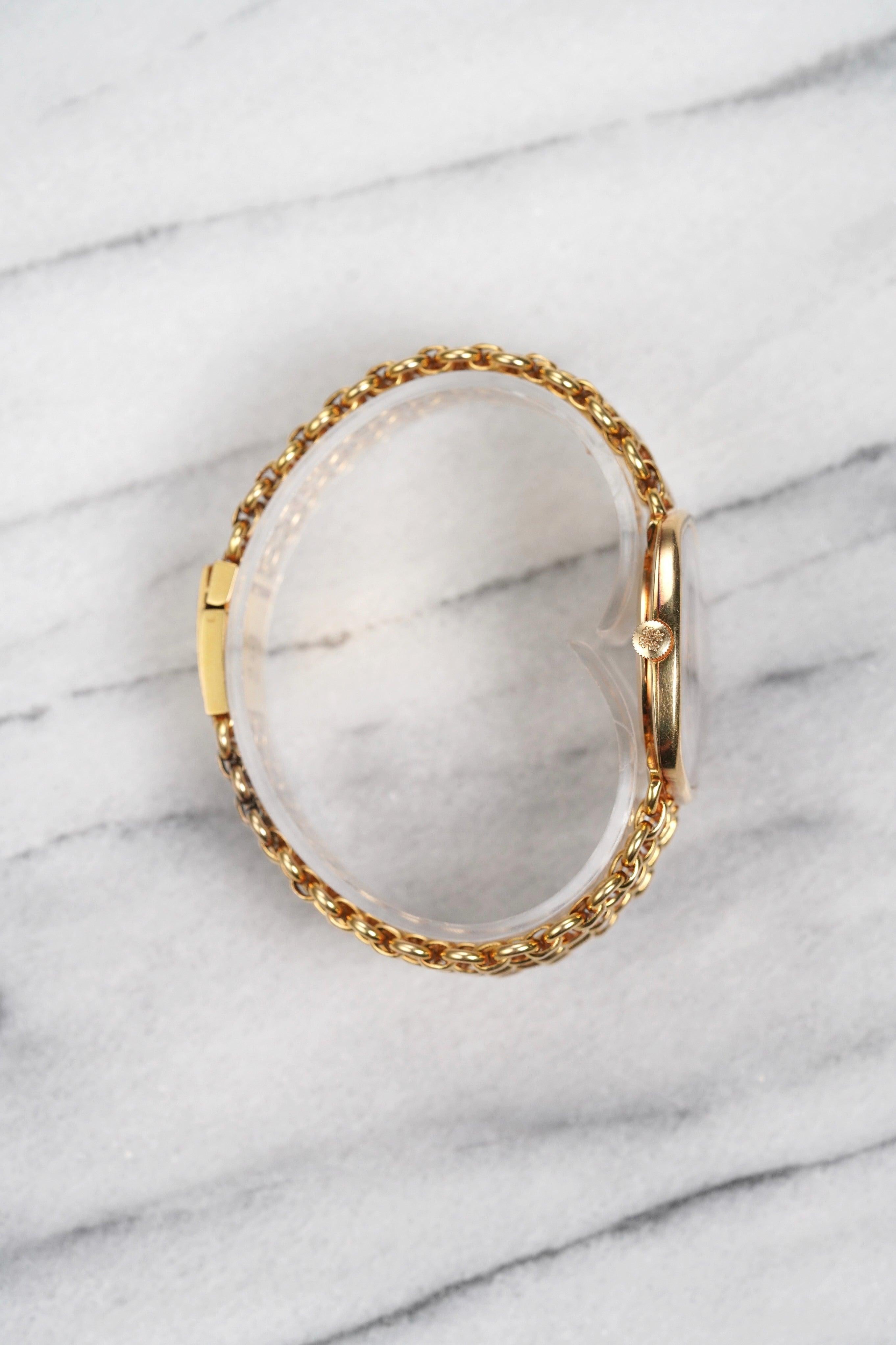 Patek Philippe Blue Dial Watch in 18K Yellow Gold, 1980s In Good Condition For Sale In New York, NY