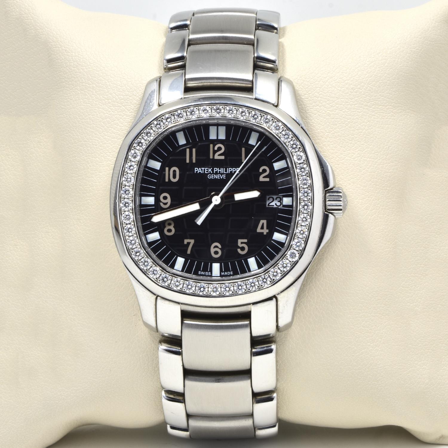 Round Cut Patek Philippe Box & Papers Black Dial Aquanaut 5087 in Steel with Diamond Bezel For Sale