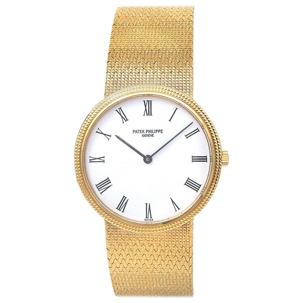 Patek Philippe Calatrava 18 Karat Yellow Gold Men's Watch Quartz 3954/1 For Sale